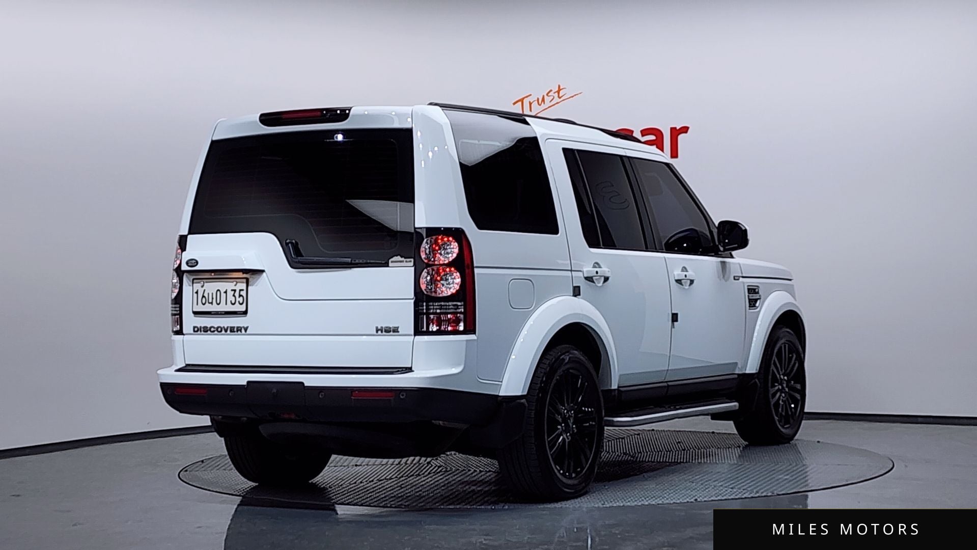 Land Rover Discovery 2016 — миниатюра 2