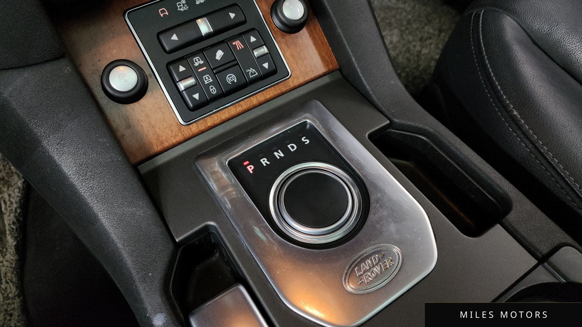 Land Rover Discovery 2016 — миниатюра 9