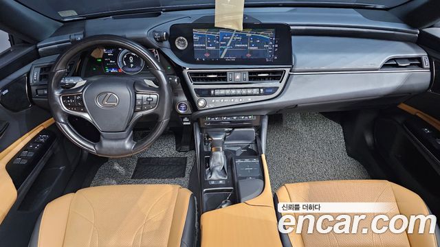 Лексус ES300h 2022 — миниатюра 7