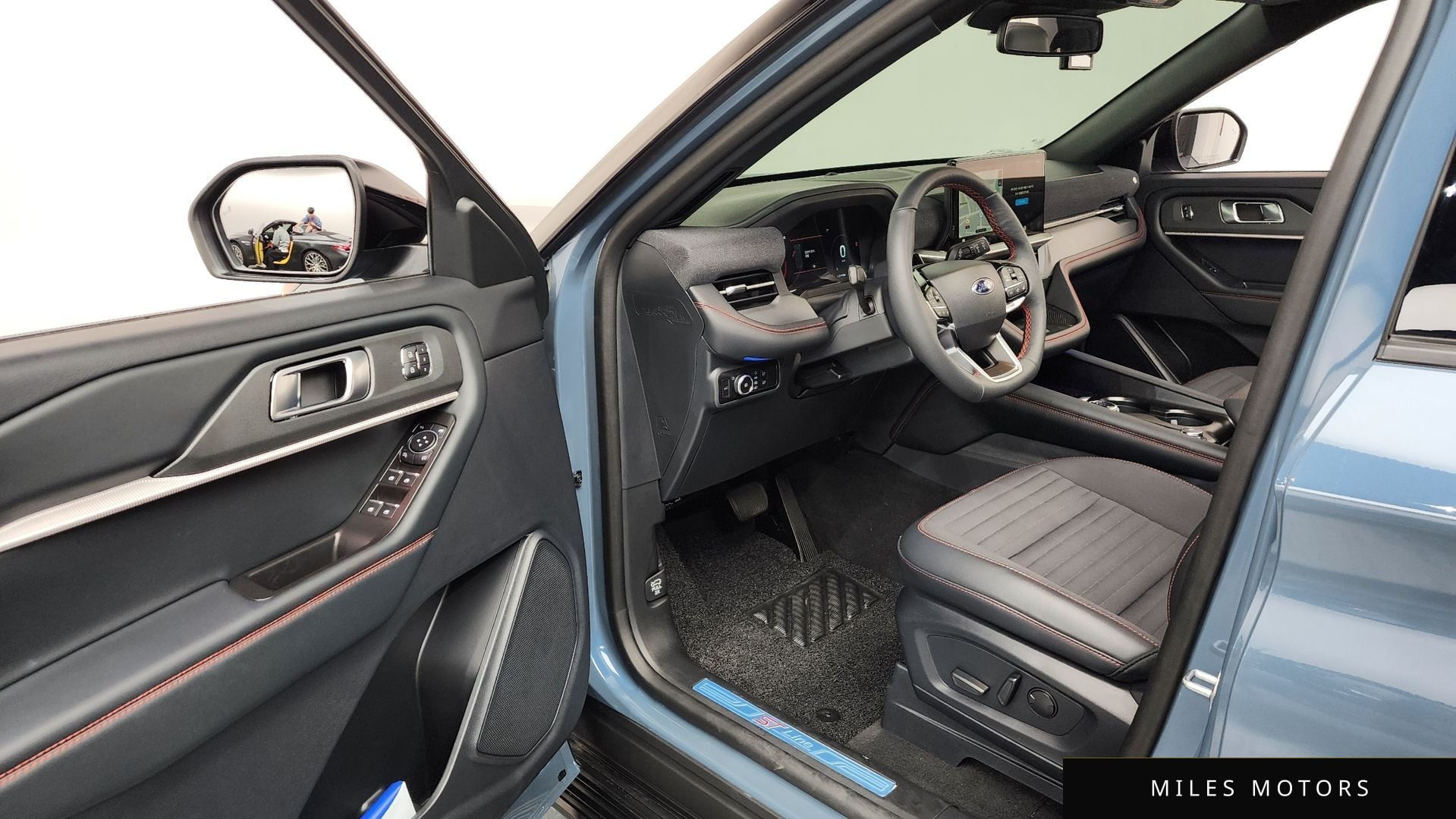 Ford Explorer 2025 — миниатюра 10