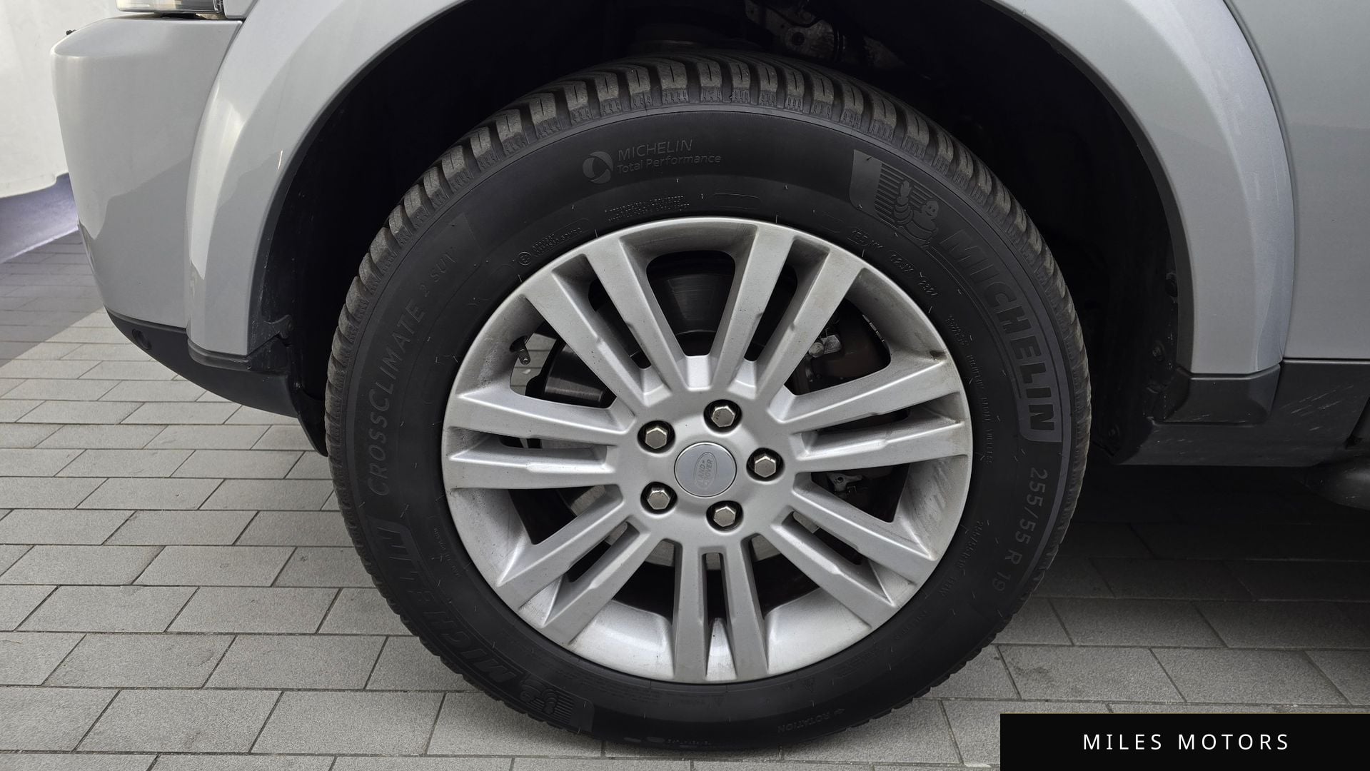 Land Rover Discovery 2014 — миниатюра 5