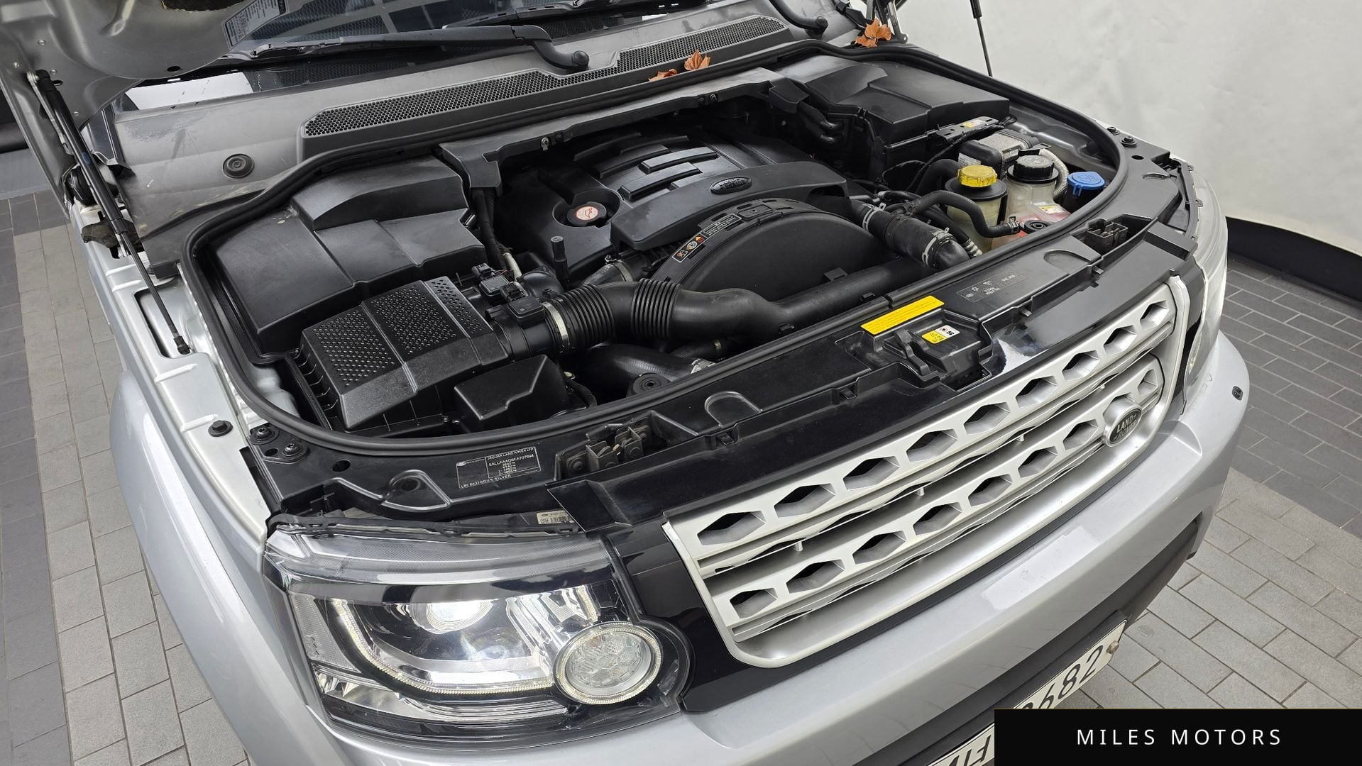 Land Rover Discovery 2014 — миниатюра 6