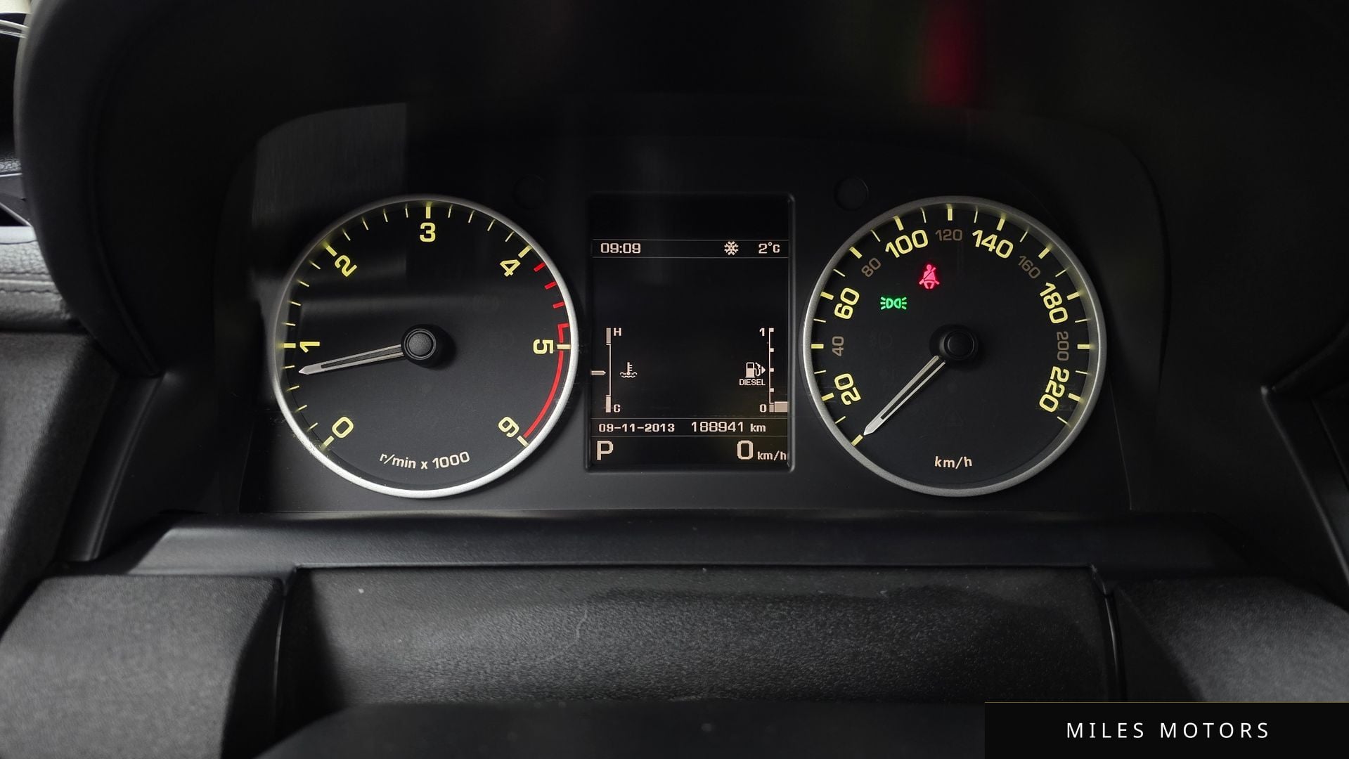 Land Rover Discovery 2014 — миниатюра 8