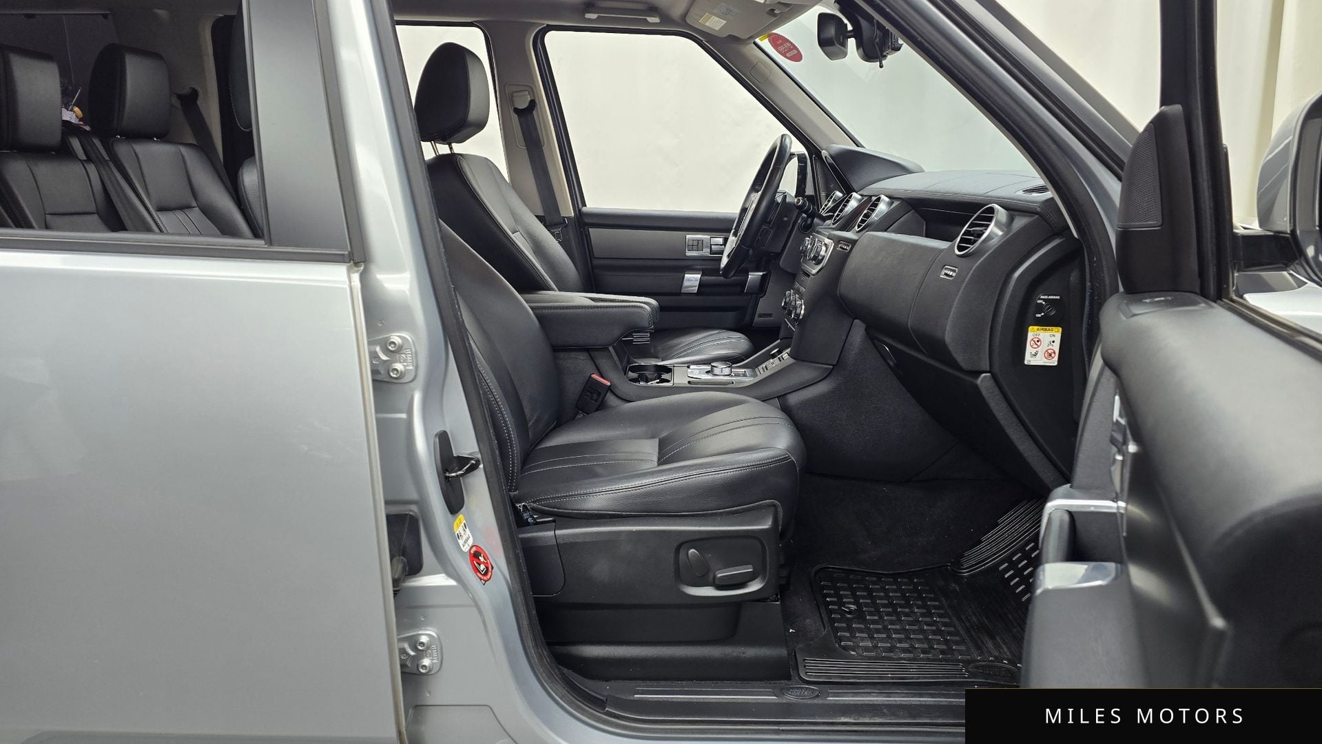 Land Rover Discovery 2014 — миниатюра 11