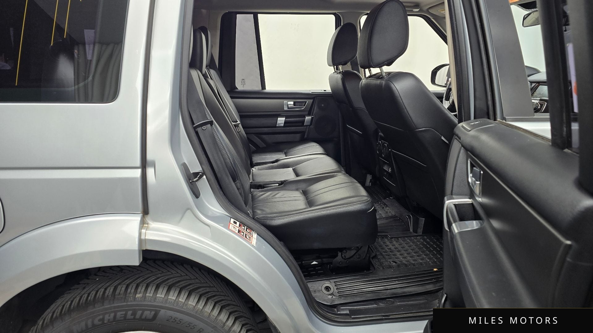 Land Rover Discovery 2014 — миниатюра 12
