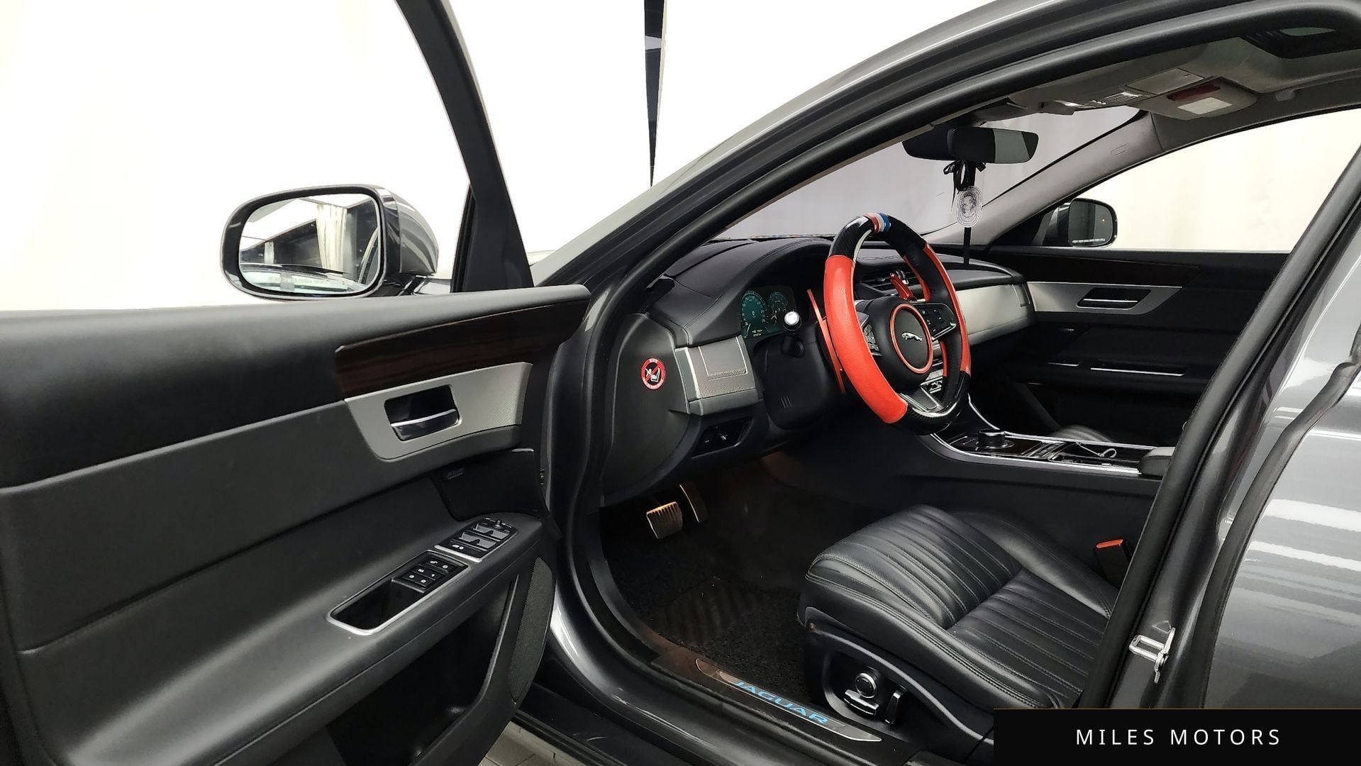 Jaguar XF (X260) 2019 — миниатюра 10