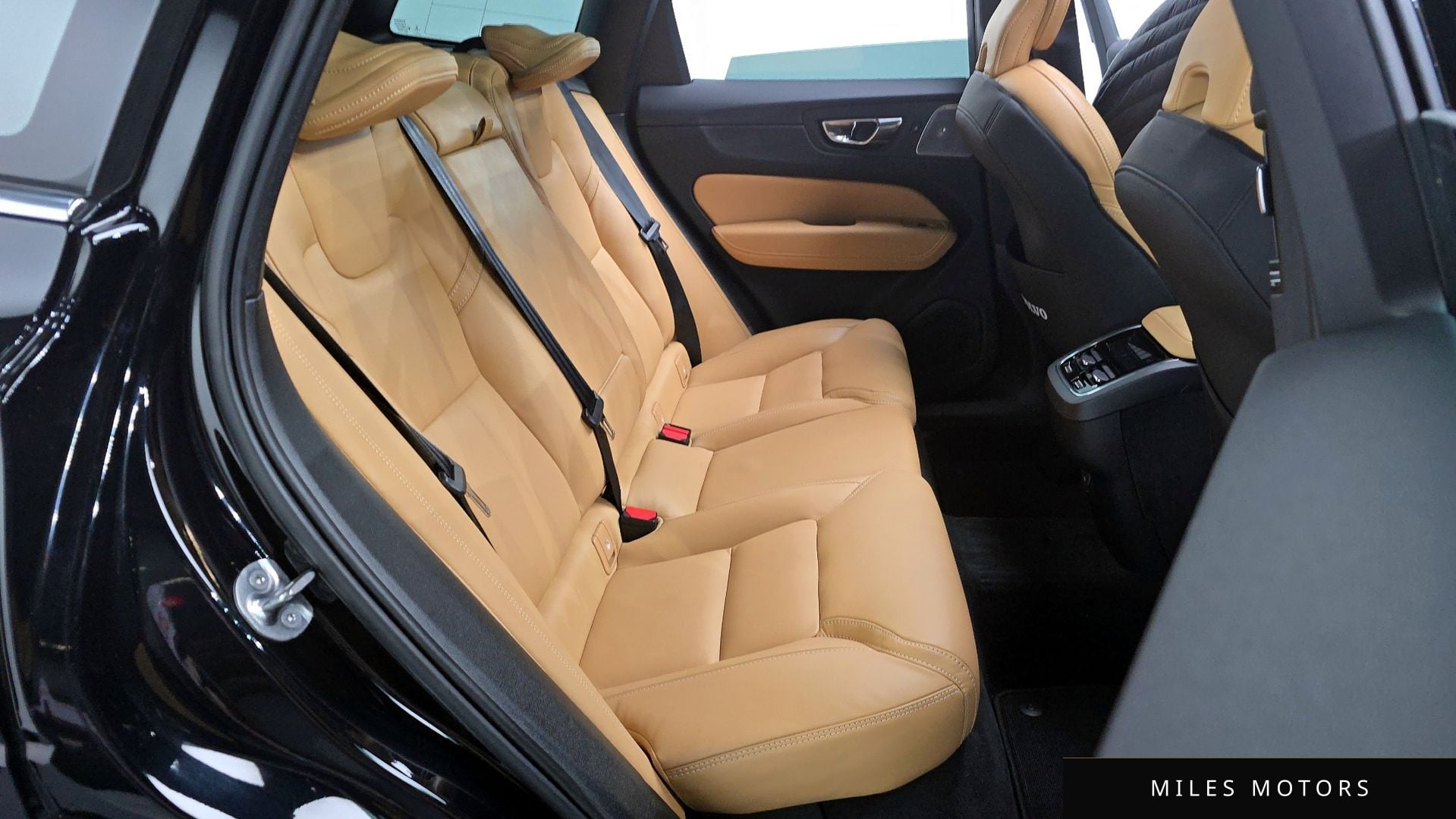 Volvo XC60 2022 — миниатюра 12