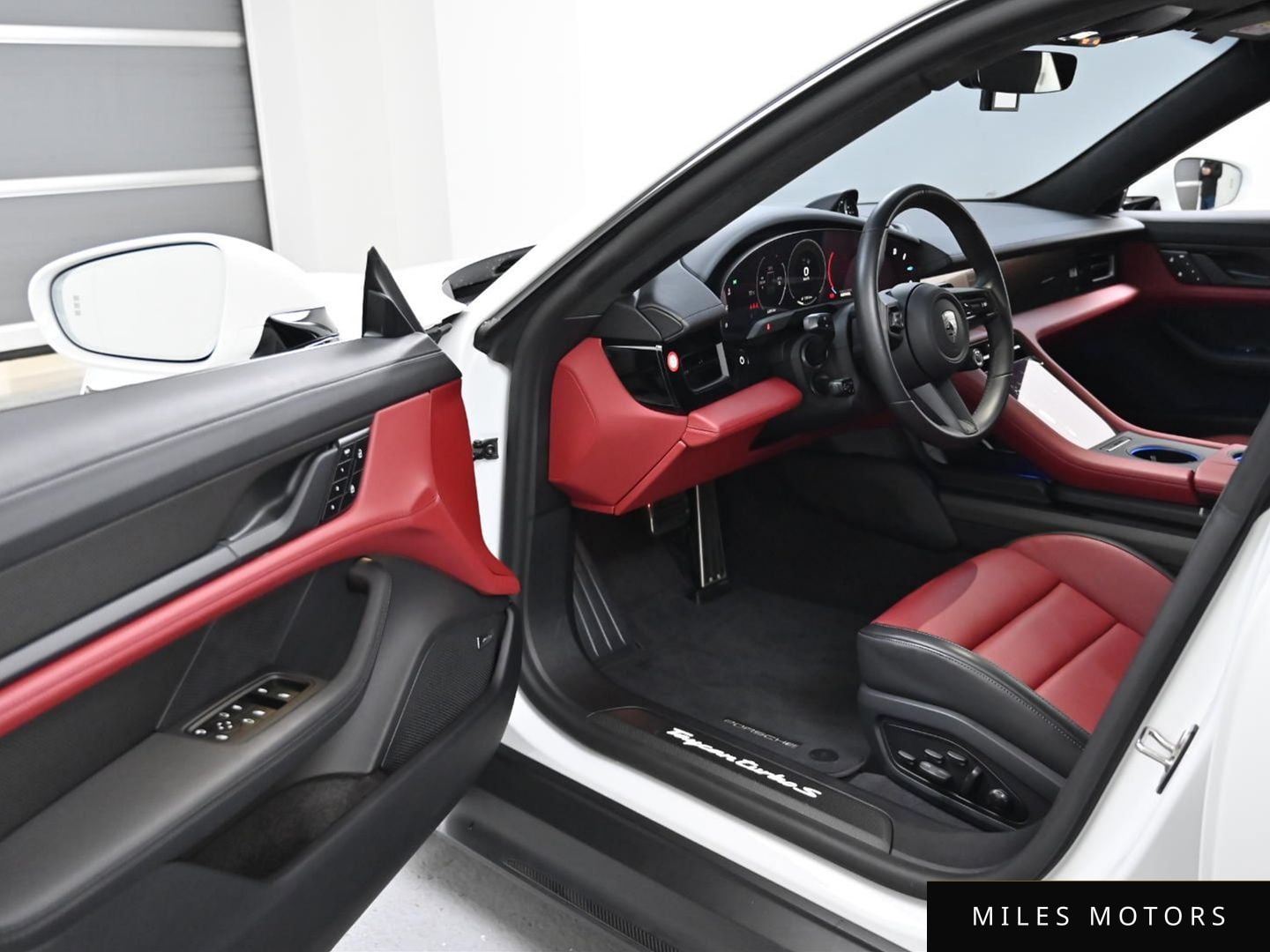 Porsche Taycan 2025 — миниатюра 11