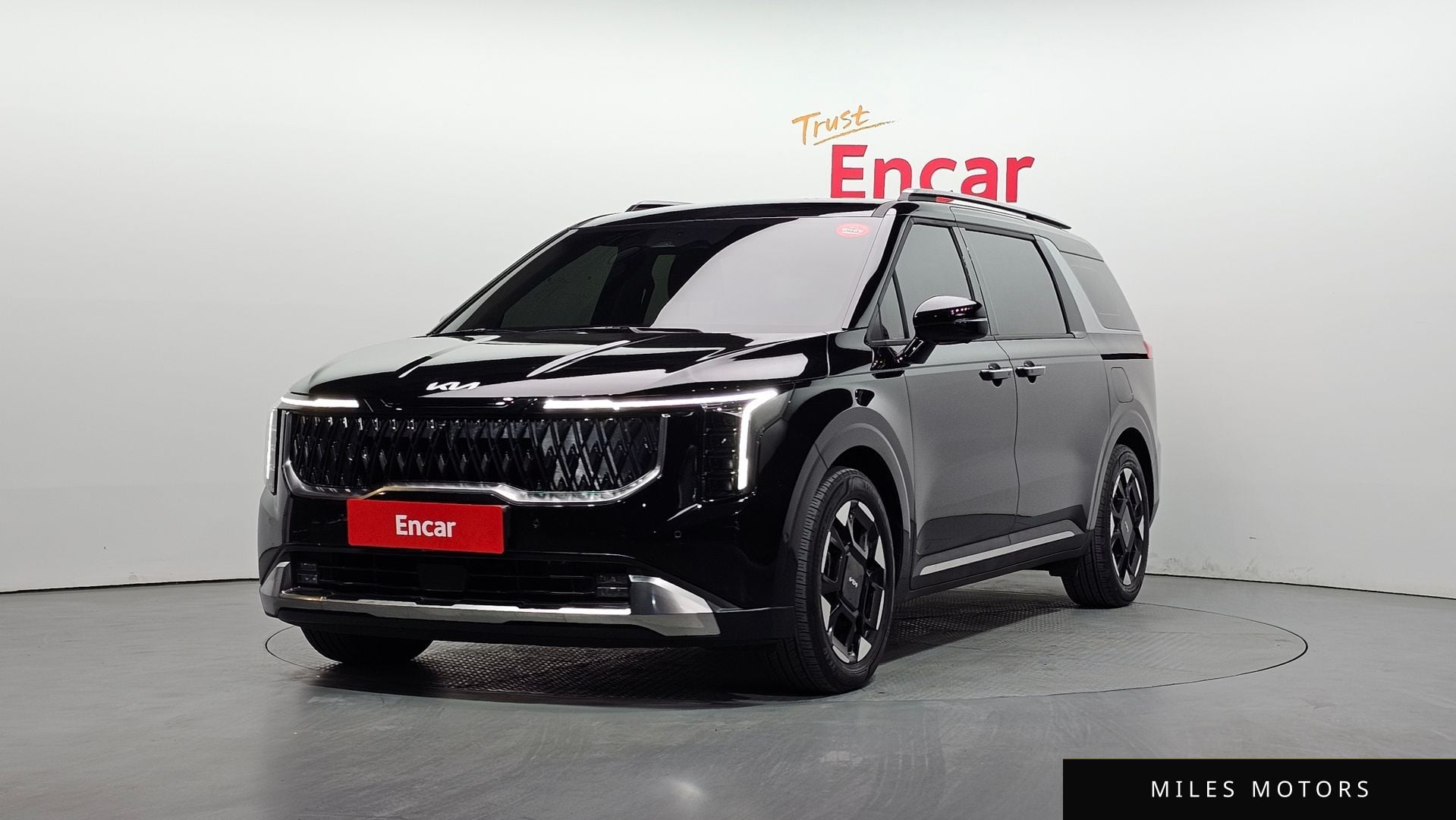 Kia Canival 2025 — фото 1 из 12