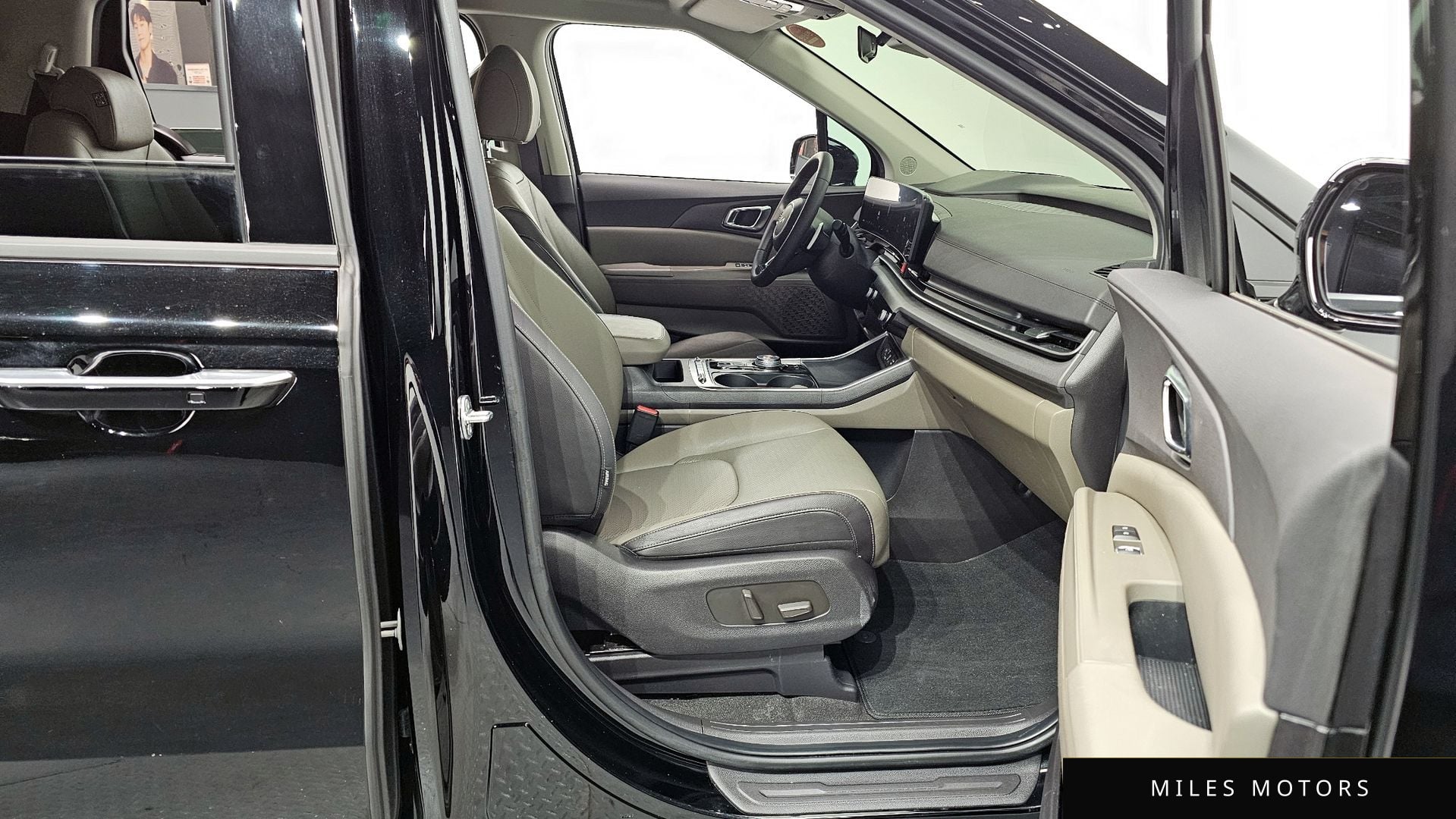 Kia Canival 2025 — миниатюра 11