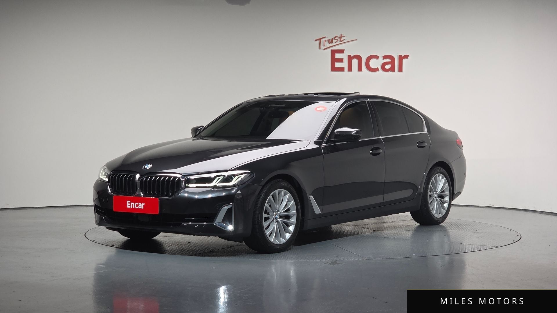 BMW 5 Series (G30) 2023 — фото 1 из 12