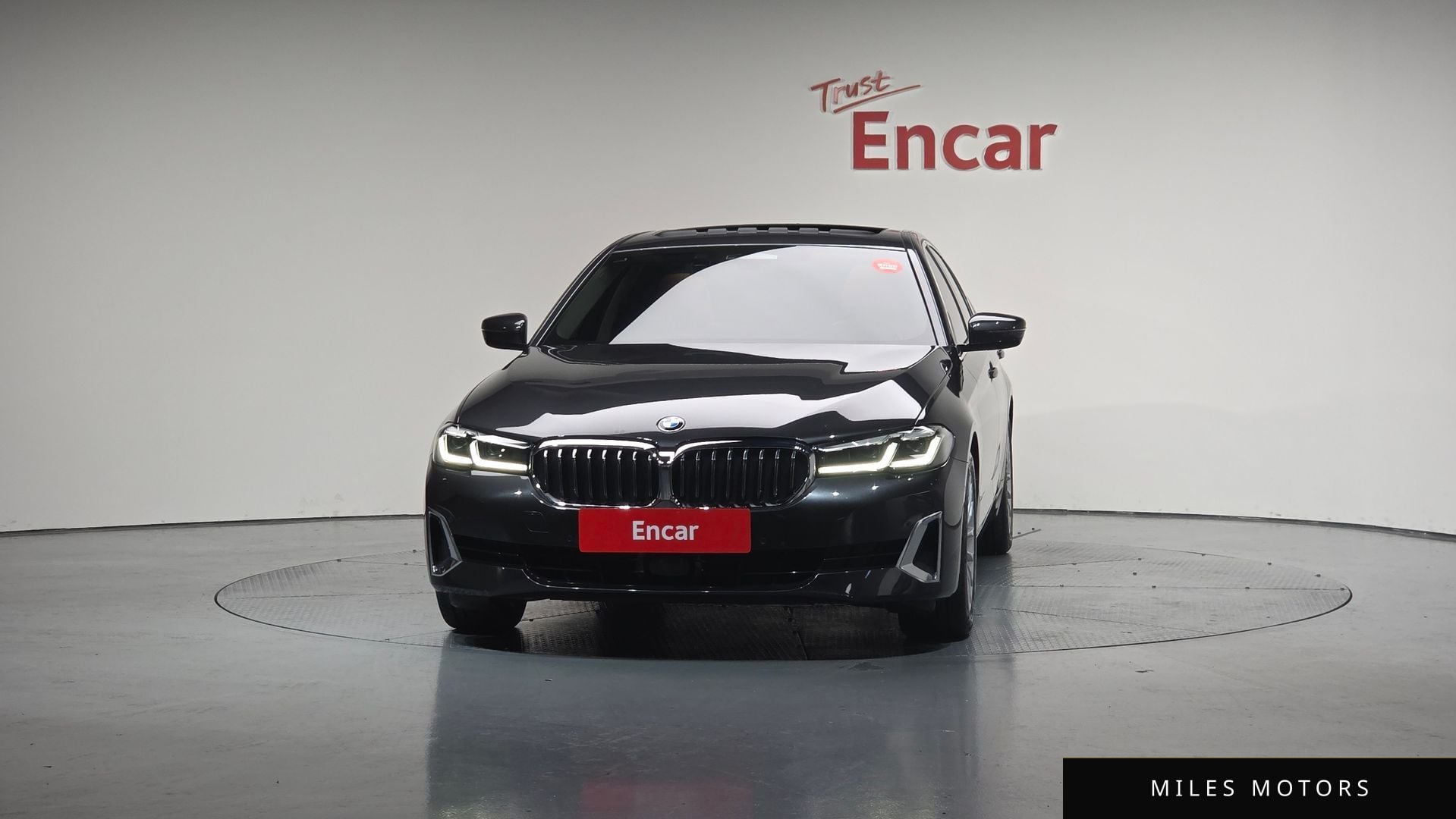 BMW 5 Series (G30) 2023 — миниатюра 3
