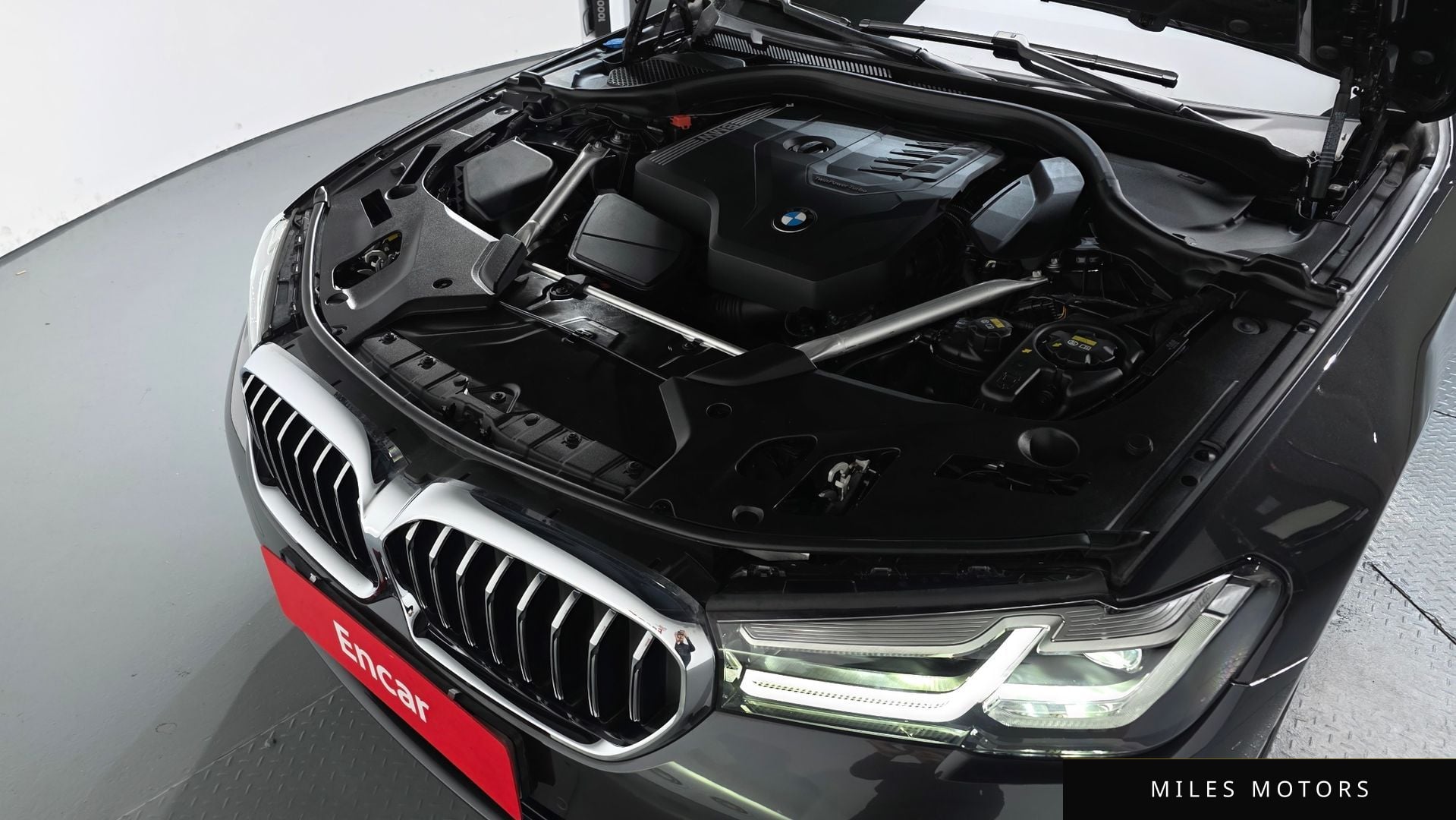 BMW 5 Series (G30) 2023 — миниатюра 6