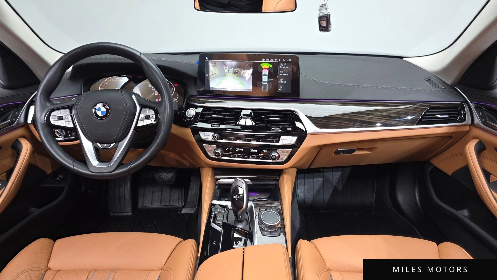 BMW 5 Series (G30) 2023 — миниатюра 7