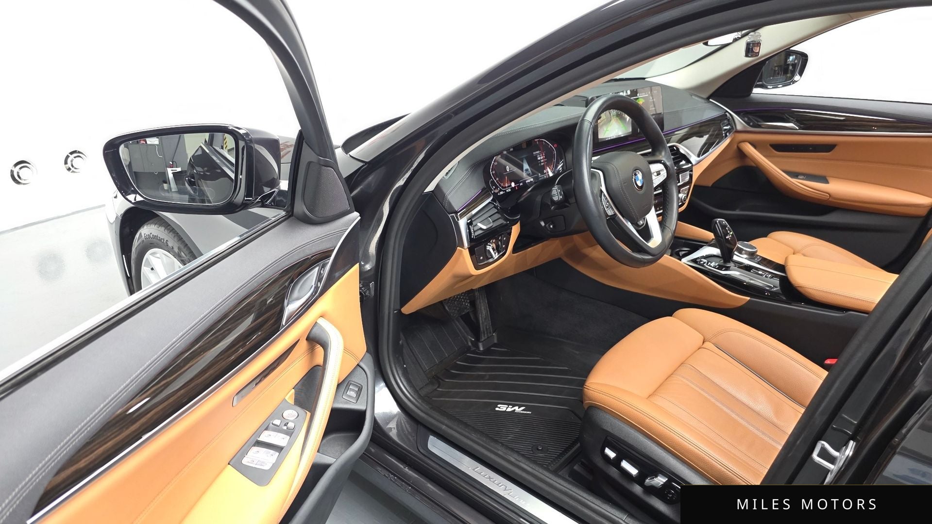 BMW 5 Series (G30) 2023 — миниатюра 11