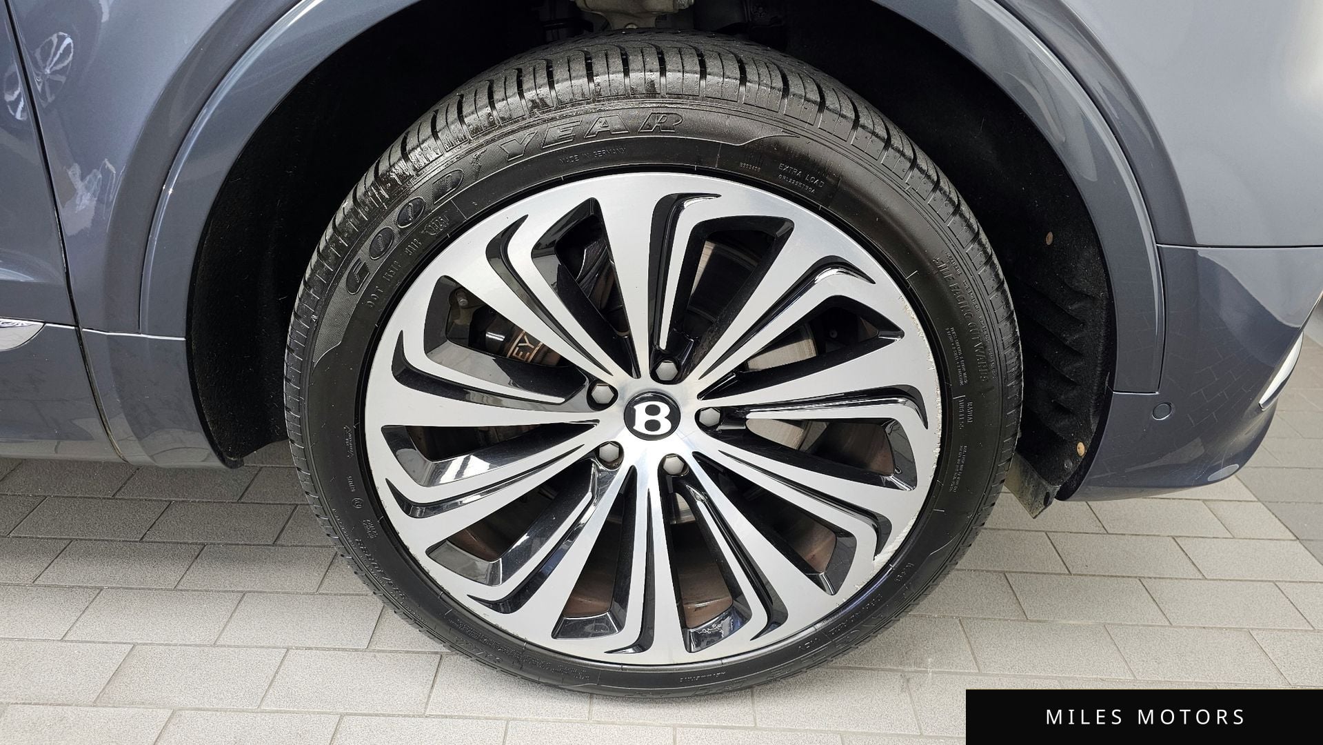 Bentley 벤테이가 2022 — миниатюра 5