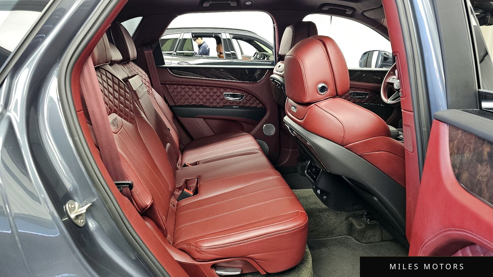 Bentley 벤테이가 2022 — миниатюра 12