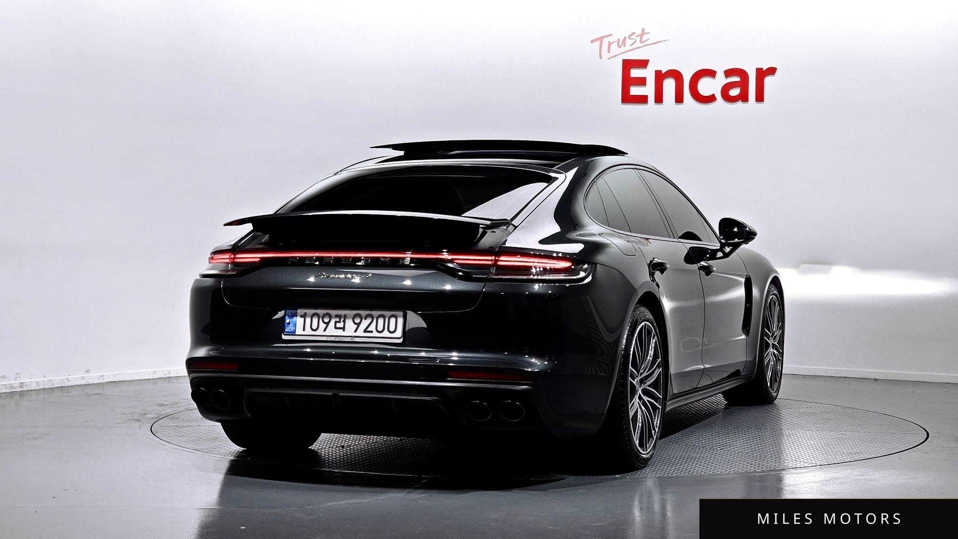 Porsche Panamera 2021 — миниатюра 2