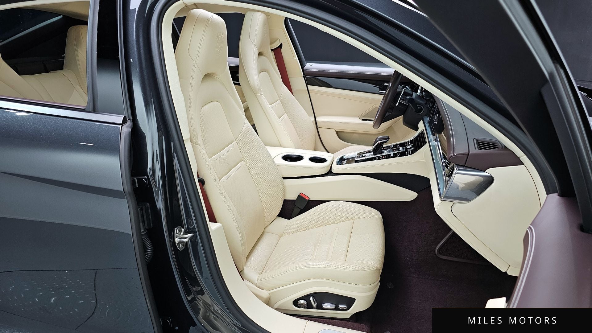 Porsche Panamera 2021 — миниатюра 10