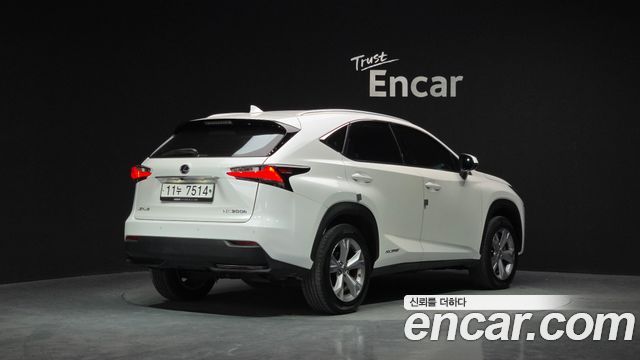 Лексус NX300h 2015 — миниатюра 2