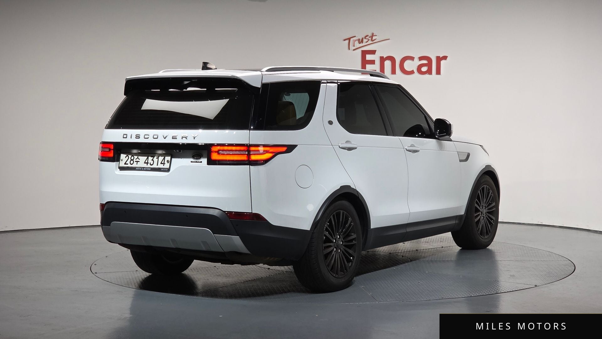 Land Rover Discovery 2017 — миниатюра 2
