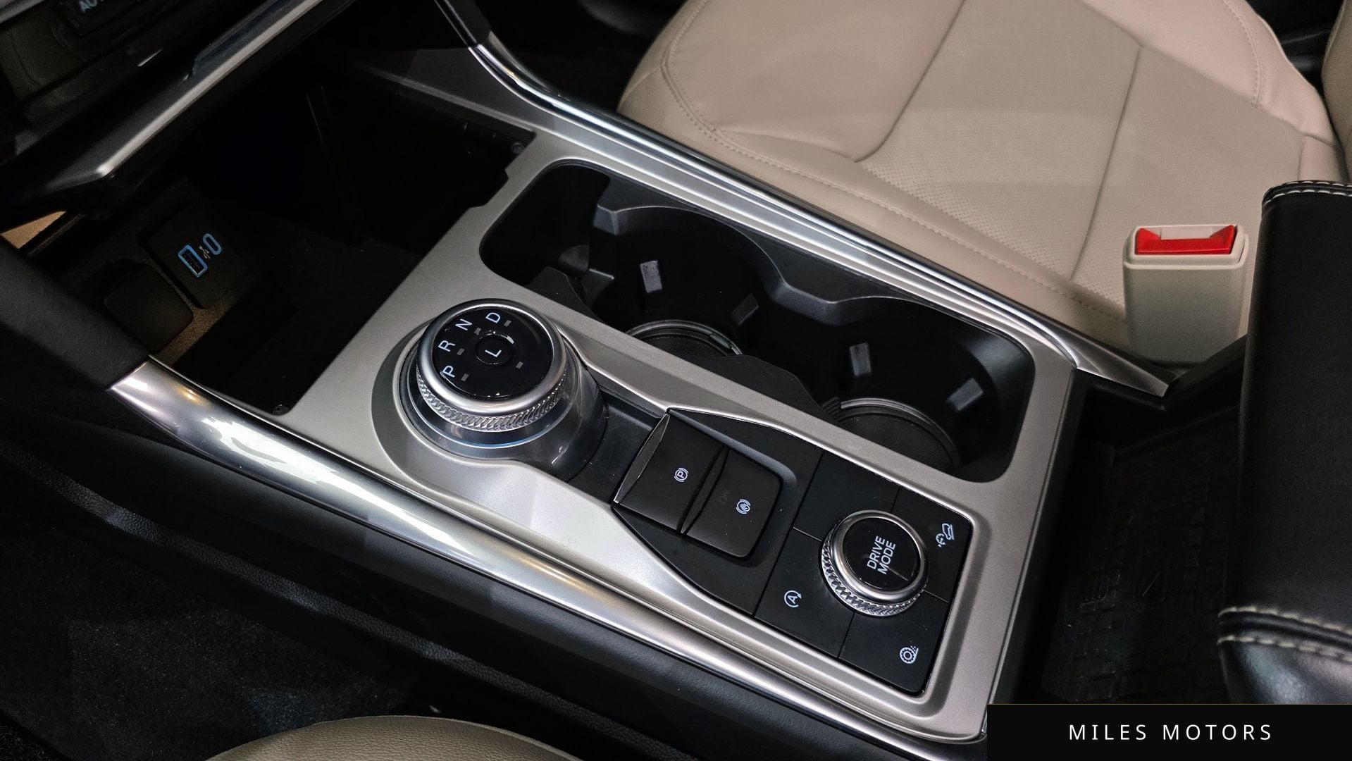 Ford Explorer 2021 — миниатюра 9