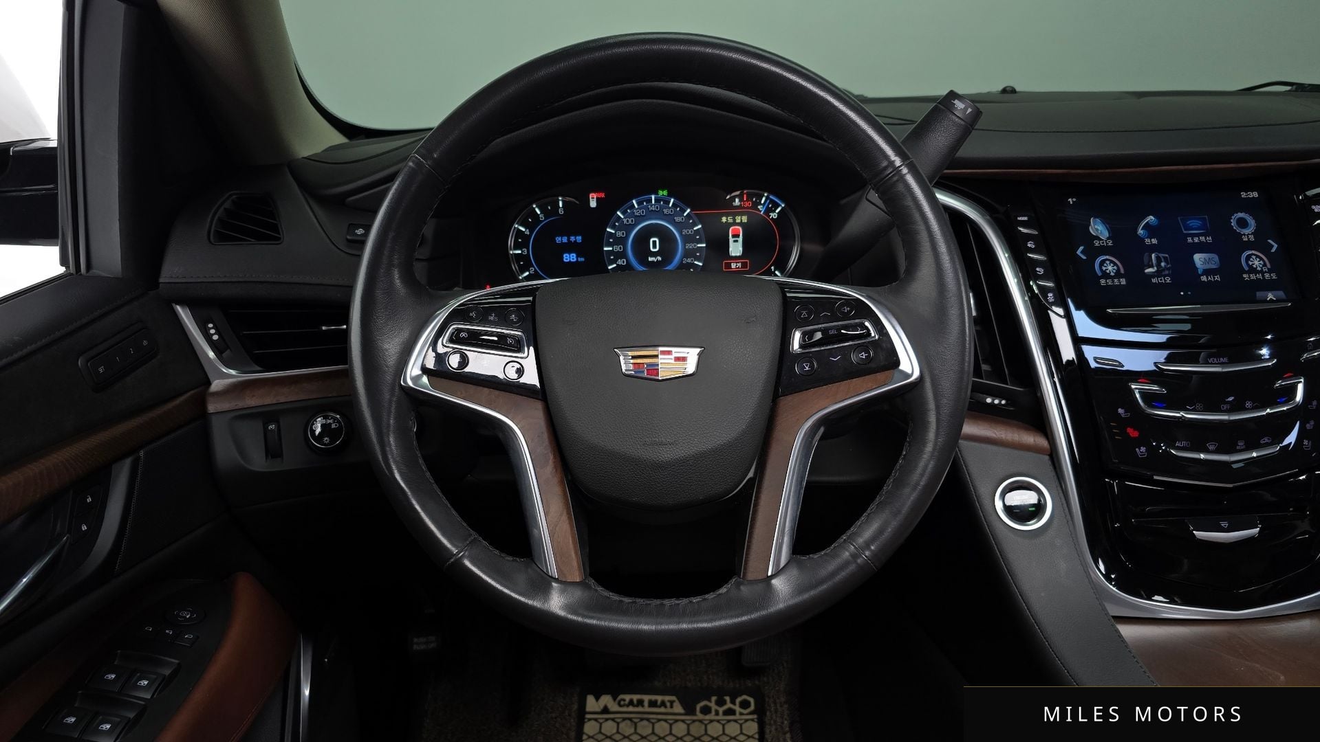 Cadillac Escalade 2020 — миниатюра 13
