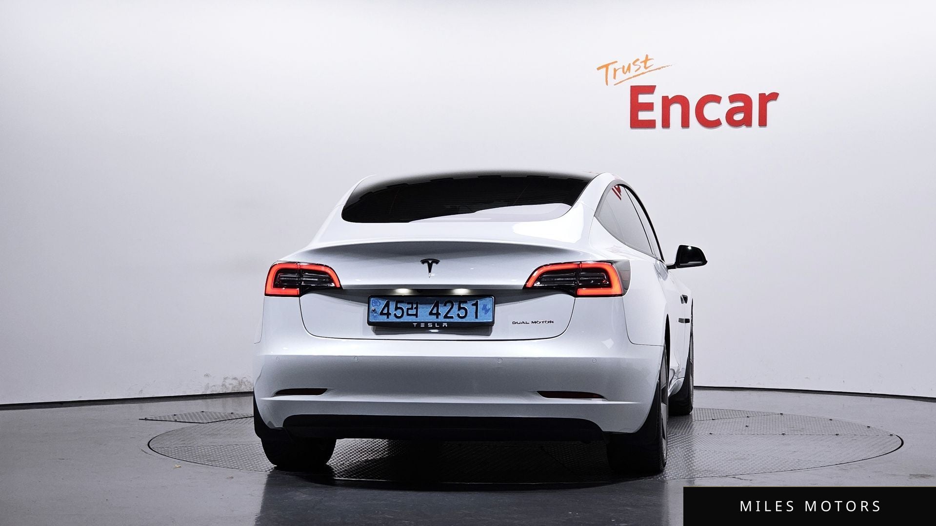 Tesla Model 3 2021 — миниатюра 4