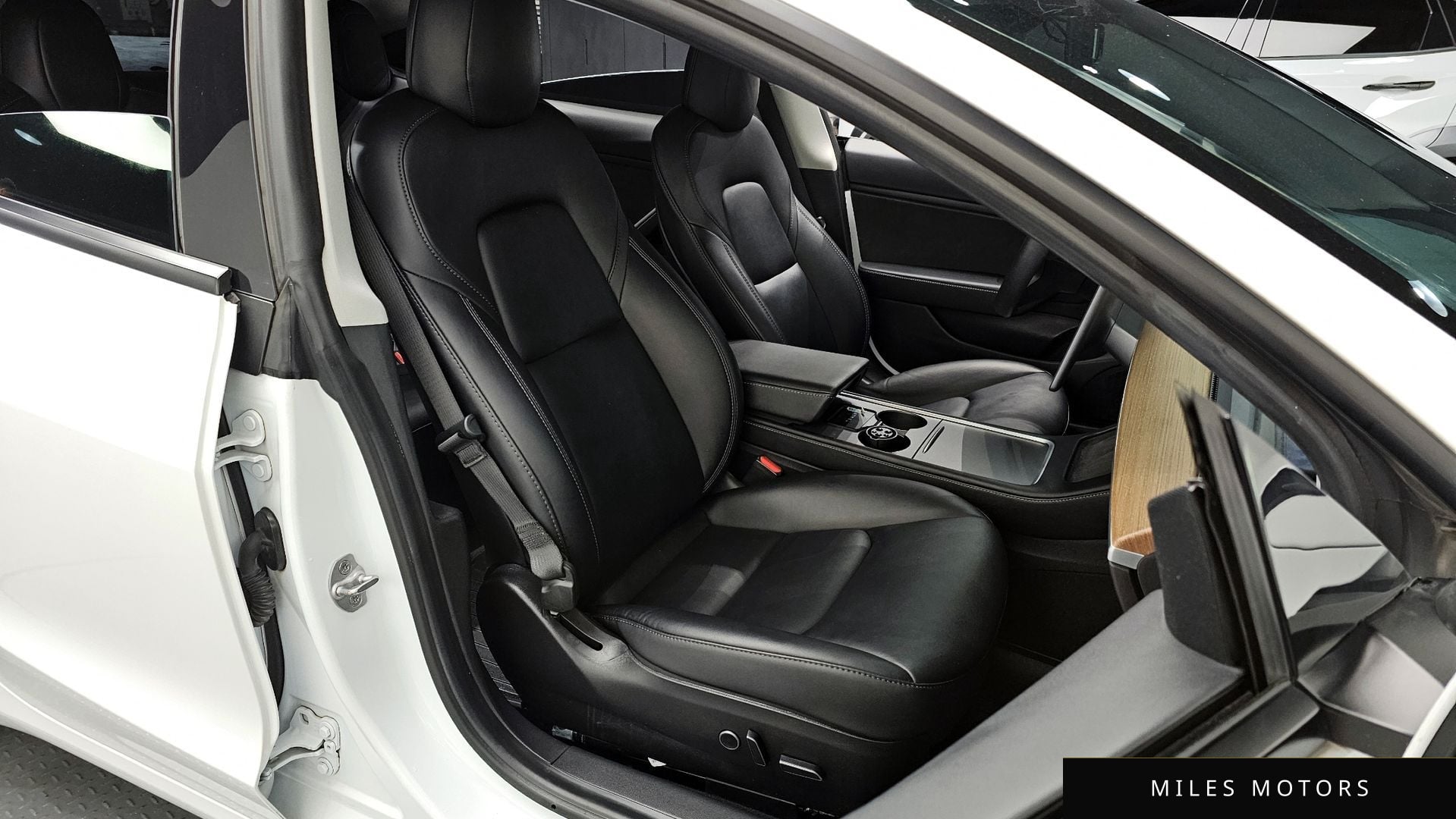 Tesla Model 3 2021 — миниатюра 10
