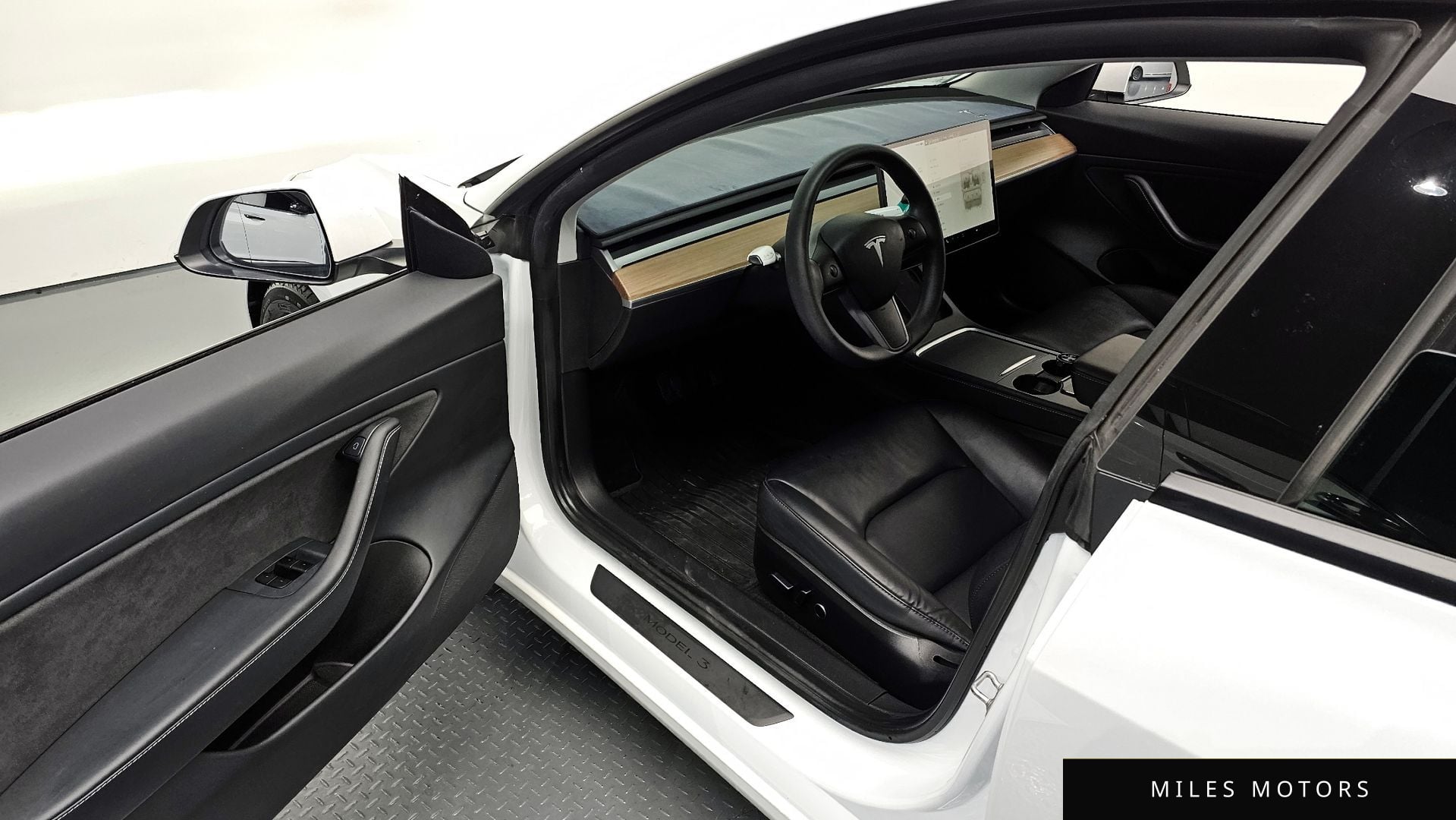 Tesla Model 3 2021 — миниатюра 11