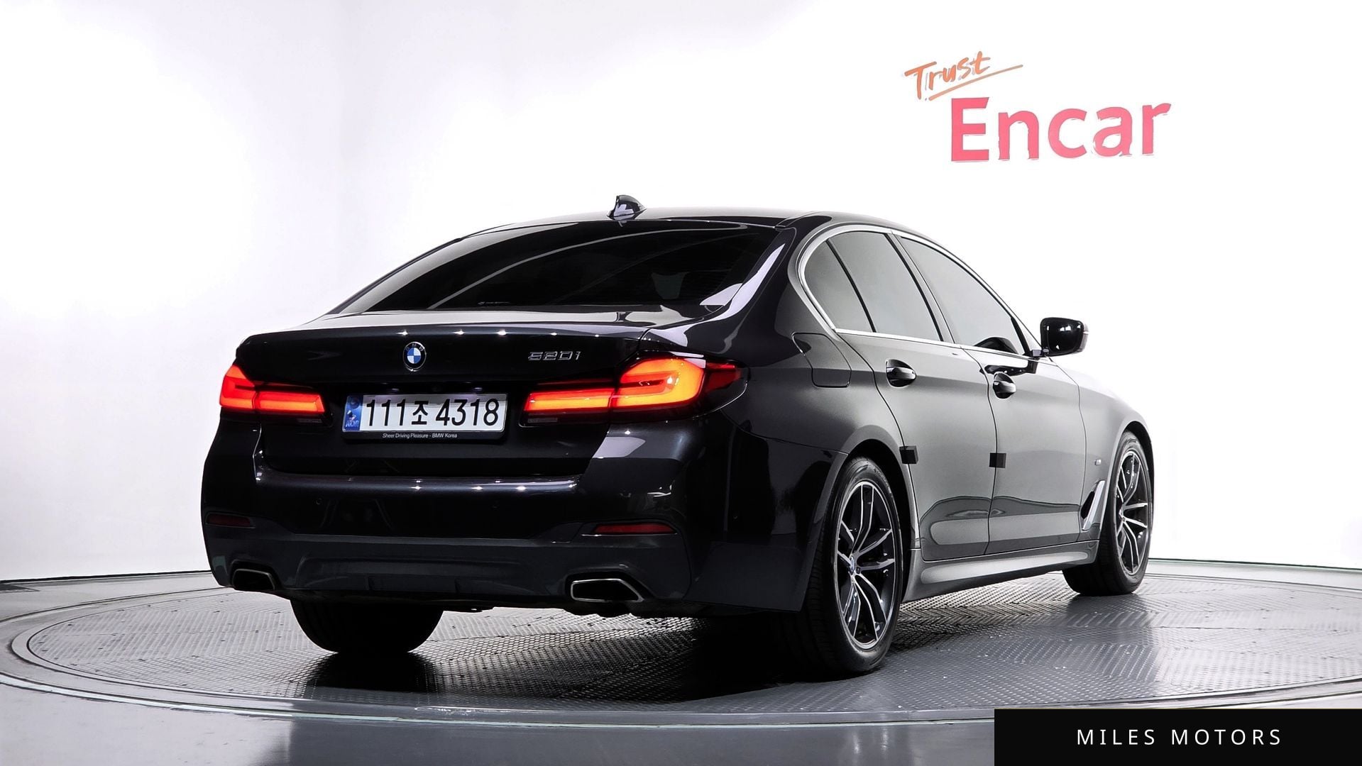 BMW 5 Series (G30) 2021 — миниатюра 2