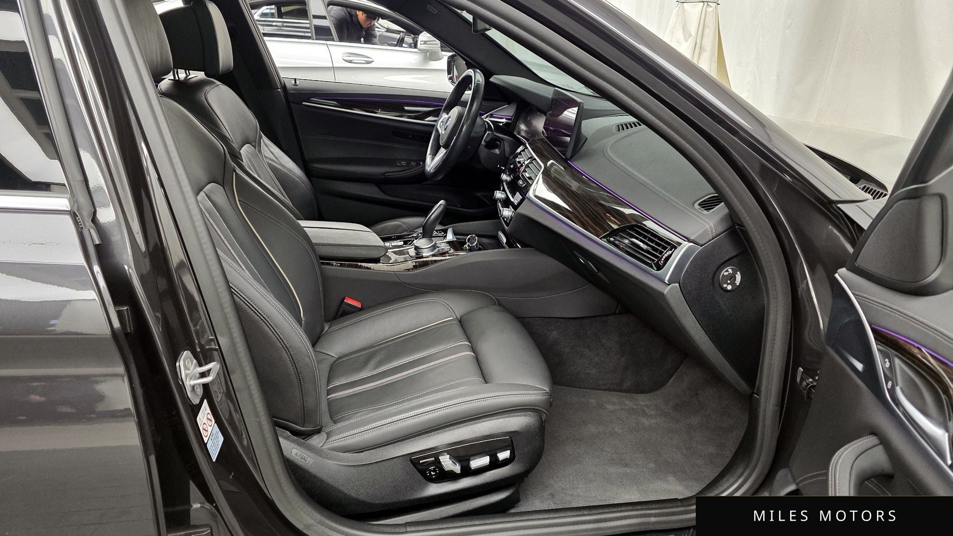 BMW 5 Series (G30) 2021 — миниатюра 11