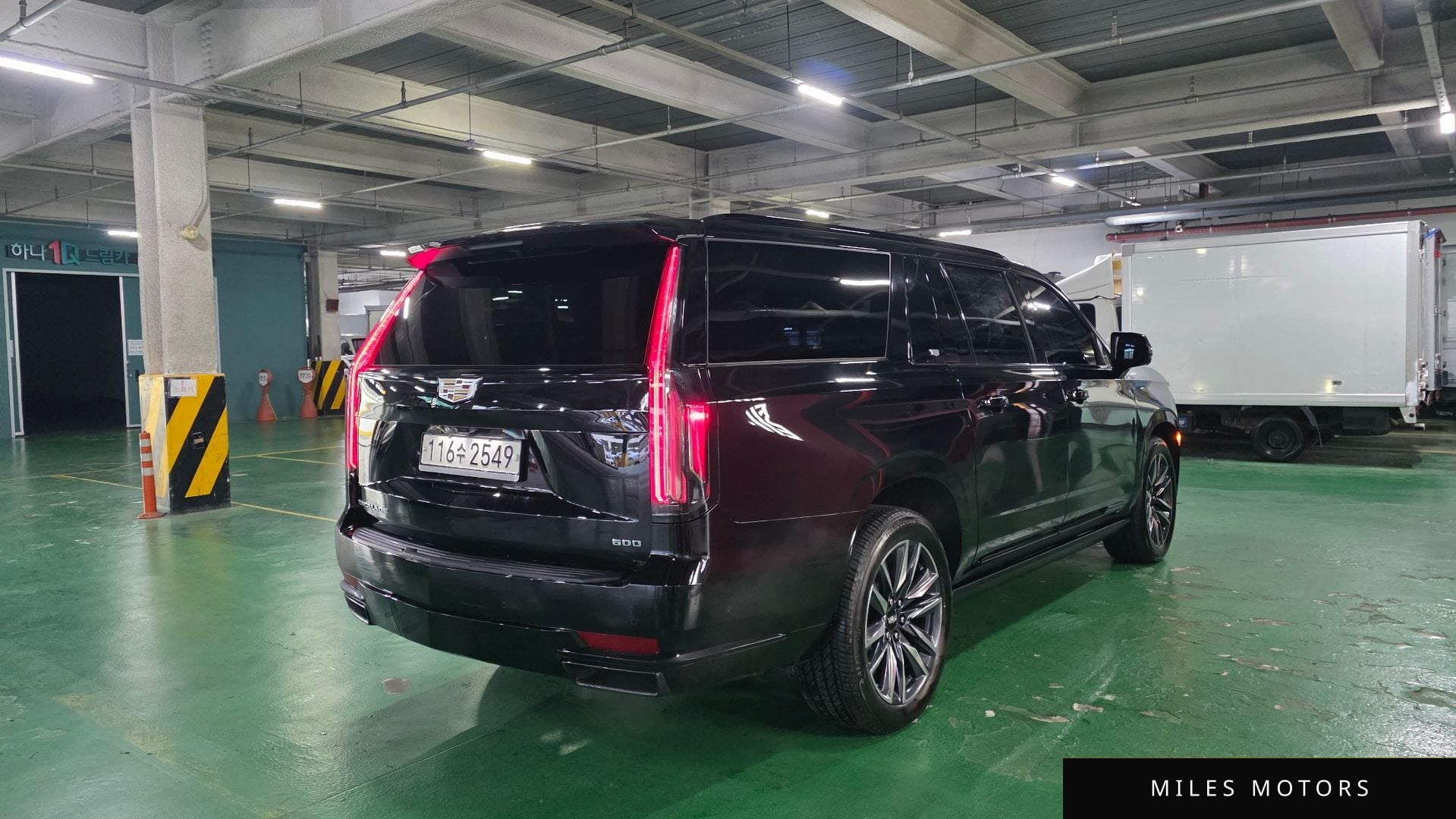 Cadillac Escalade 2023 — миниатюра 2