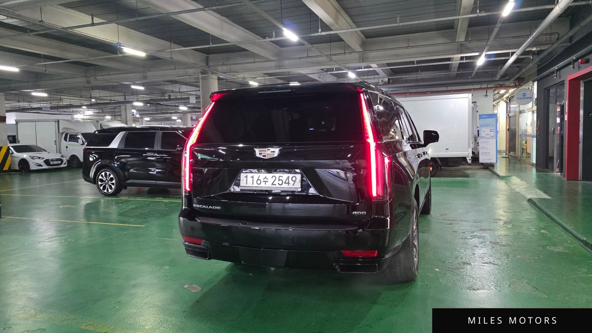 Cadillac Escalade 2023 — миниатюра 4