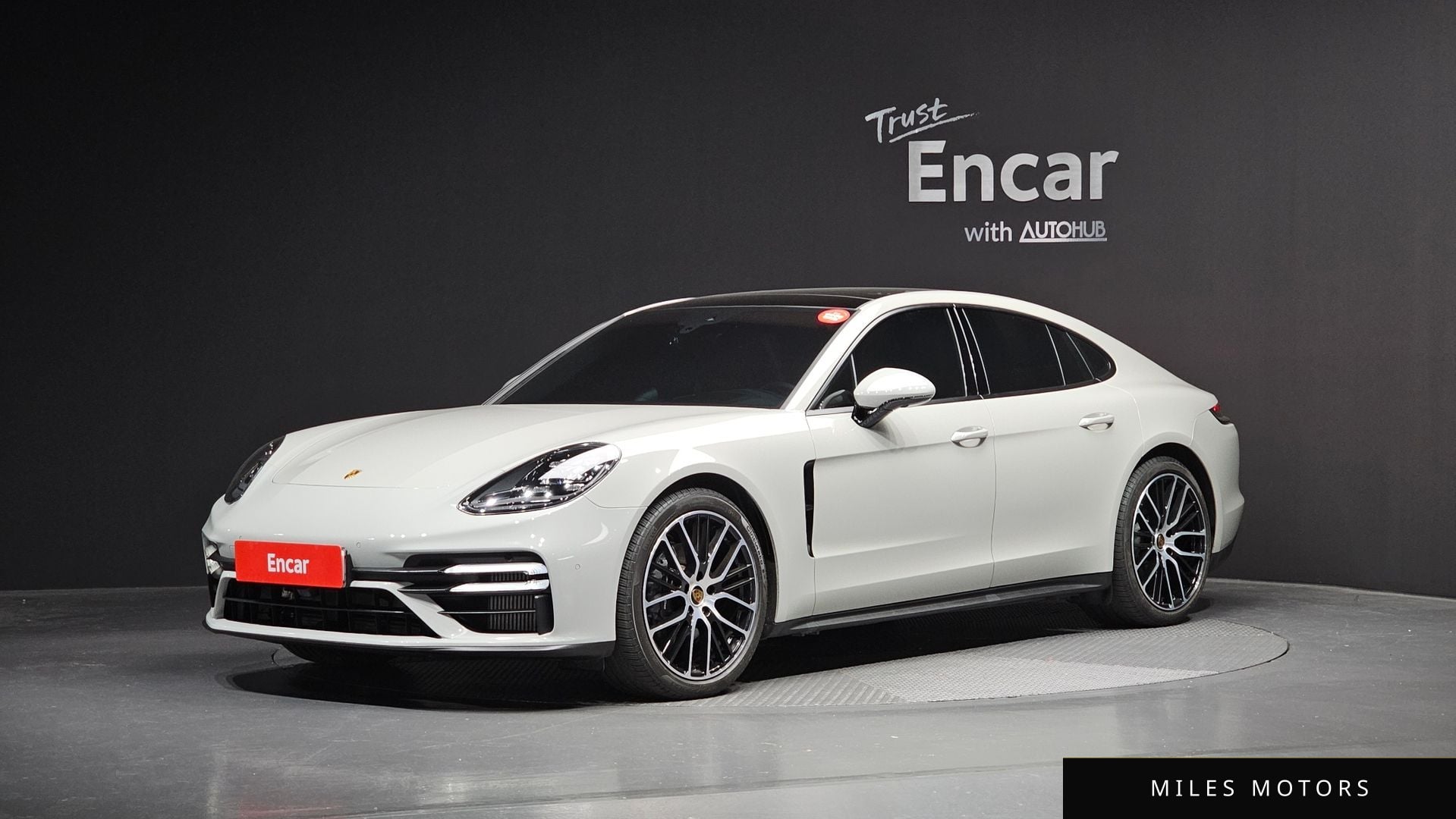 Porsche Panamera 2021 — фото 1 из 12