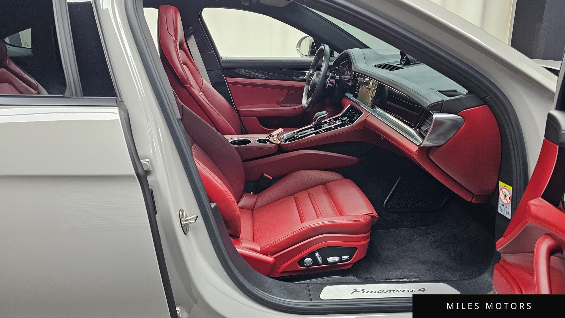 Porsche Panamera 2021 — миниатюра 11