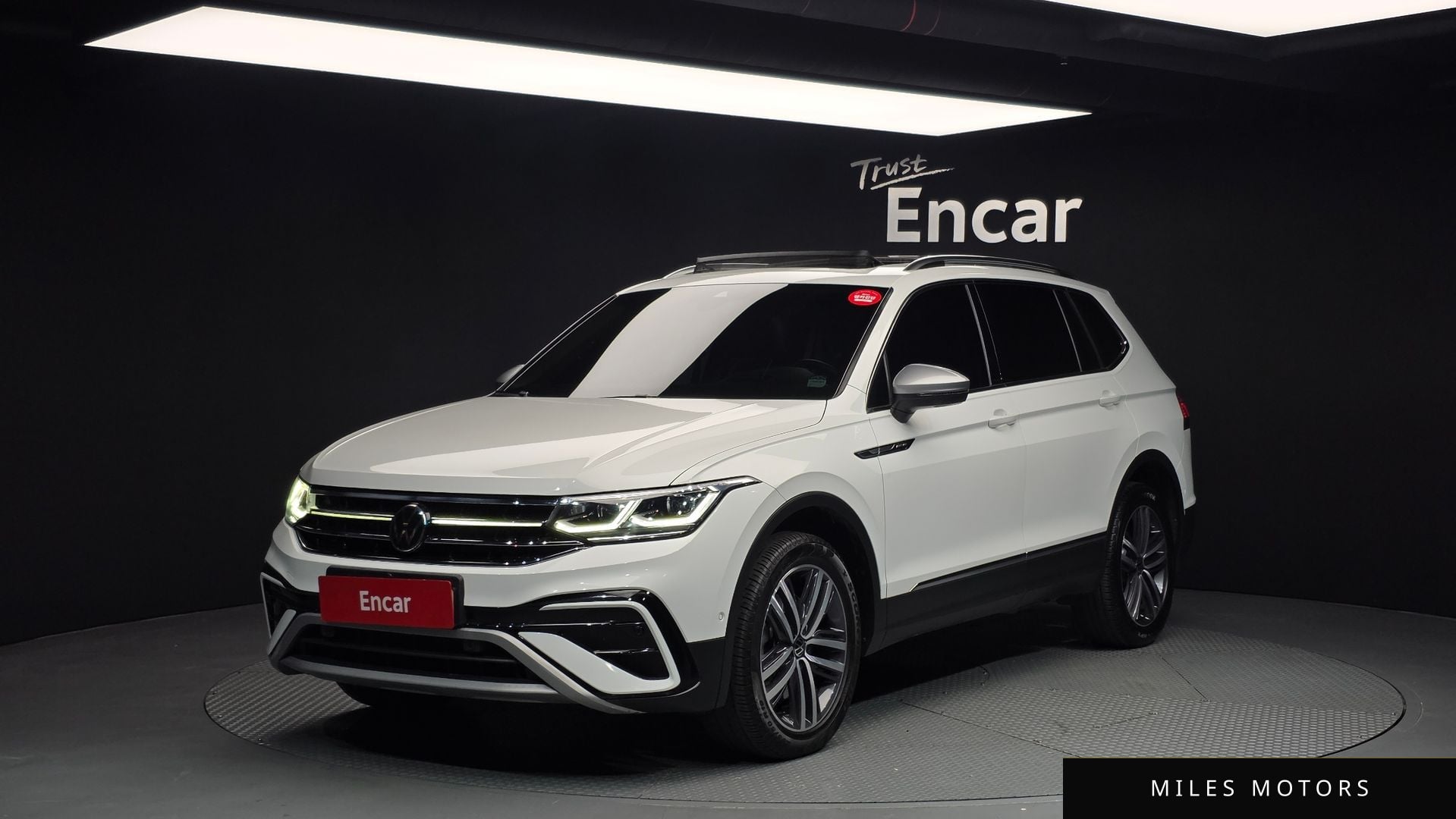 Volkswagen Tiguan 2023 — фото 1 из 12