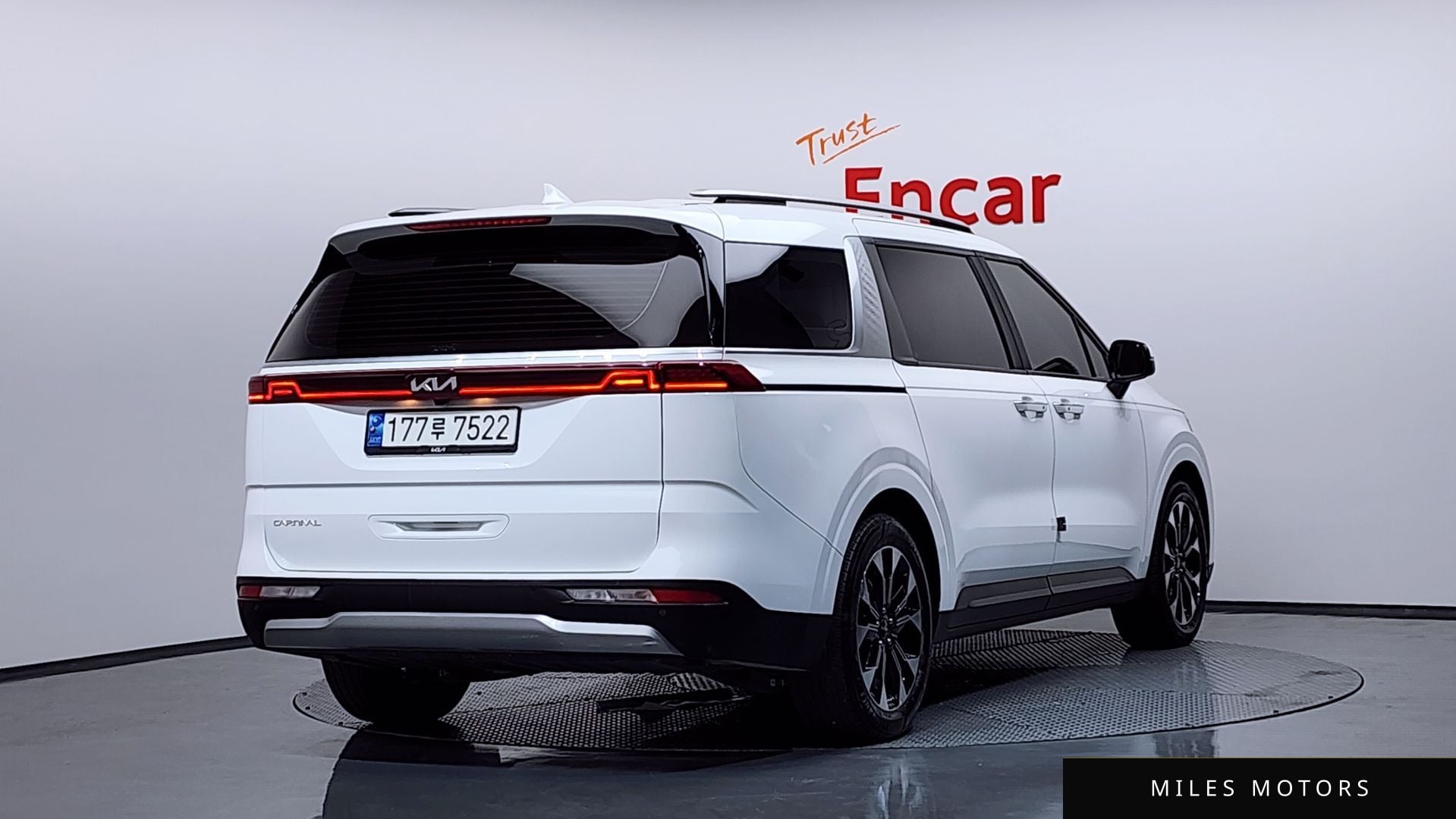 Kia Carnival 2023 — миниатюра 2
