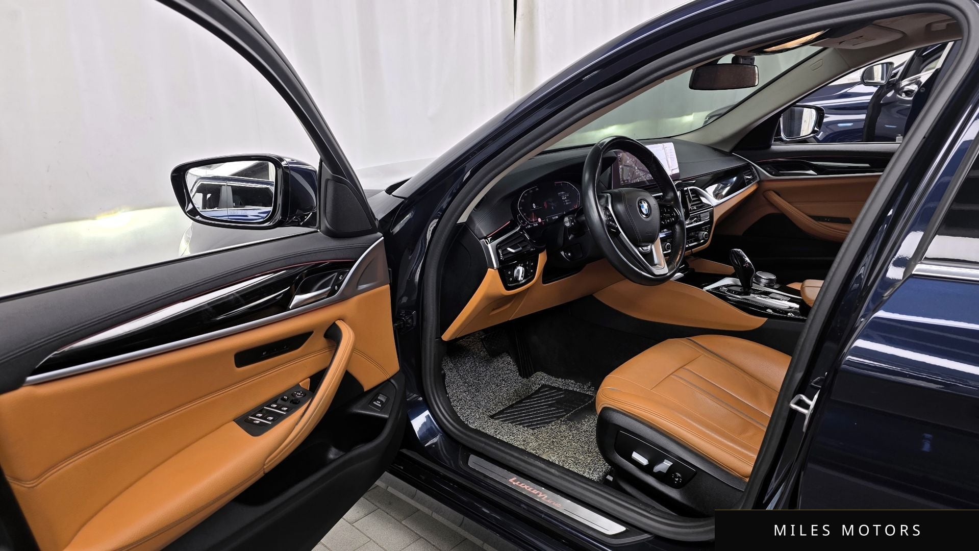 BMW 5 Series (G30) 2020 — миниатюра 10