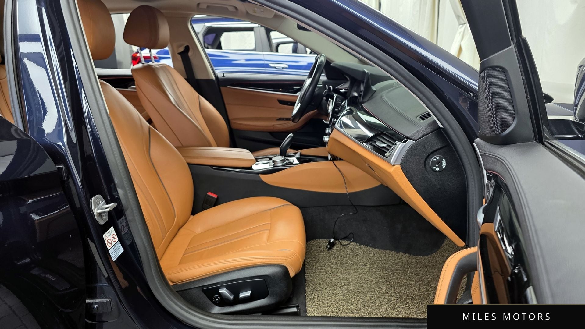 BMW 5 Series (G30) 2020 — миниатюра 11