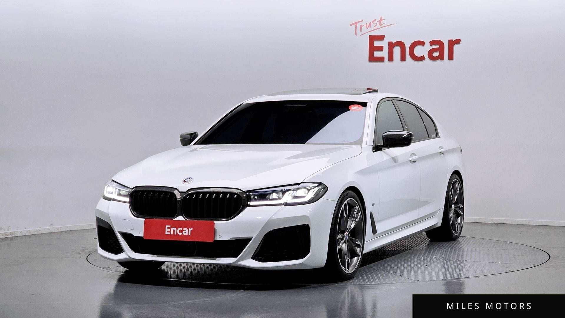 BMW 5 Series (G30) 2023 — фото 1 из 12