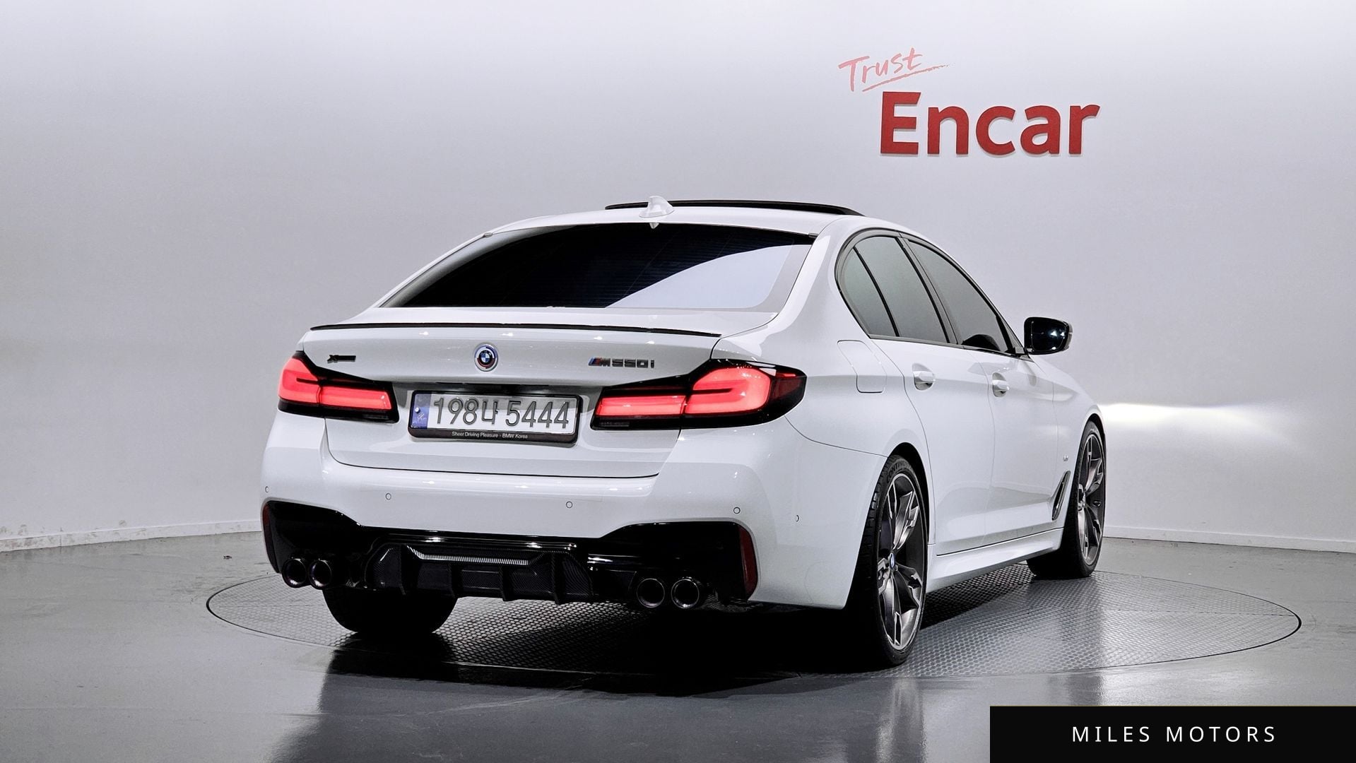 BMW 5 Series (G30) 2023 — миниатюра 2