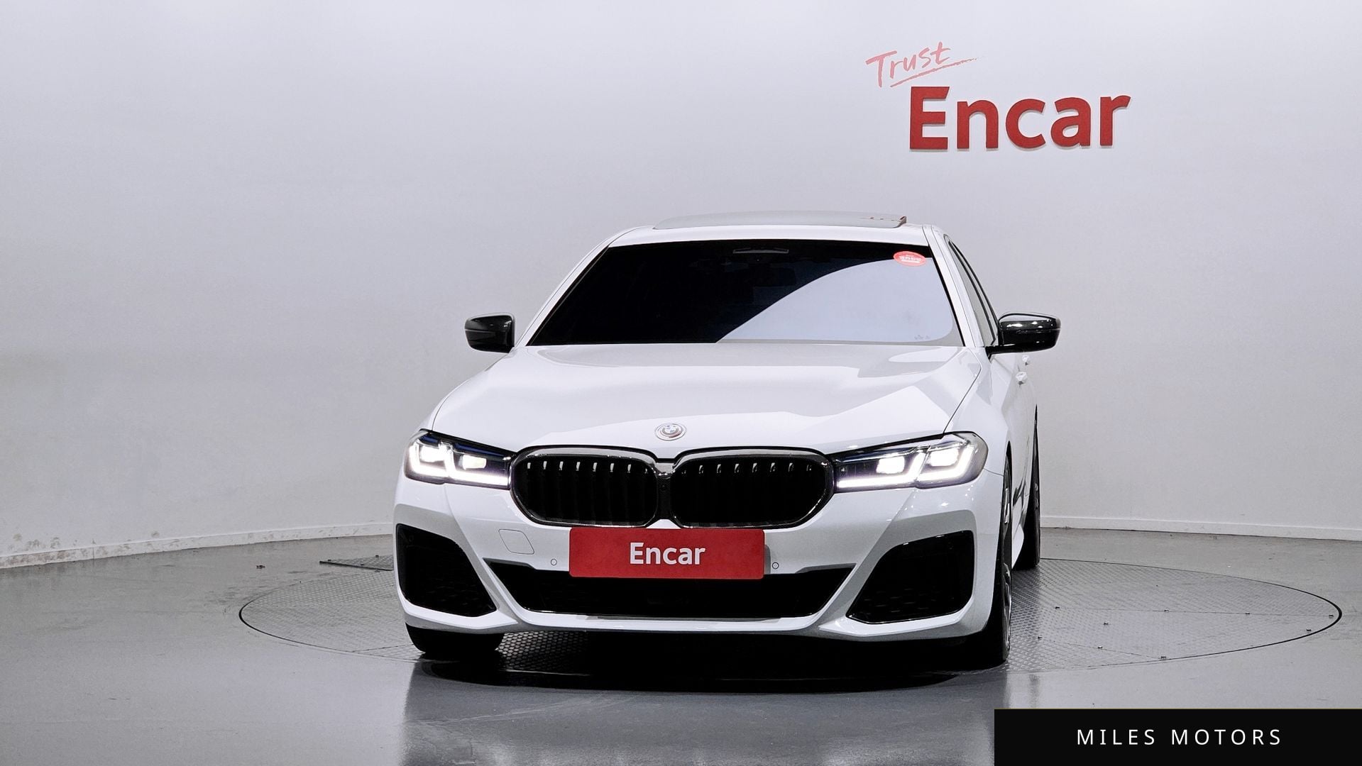 BMW 5 Series (G30) 2023 — миниатюра 3