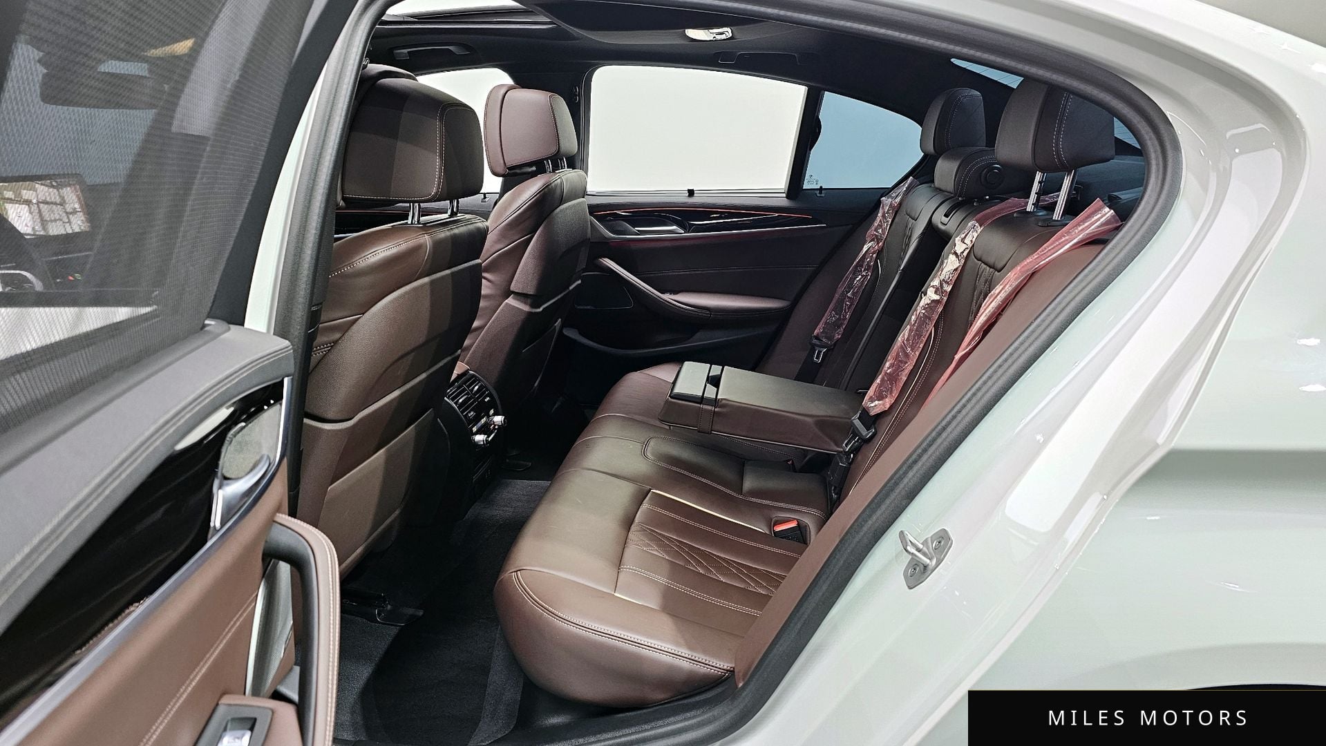 BMW 5 Series (G30) 2023 — миниатюра 12