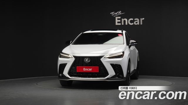 Лексус NX450h+ 2022 — миниатюра 3