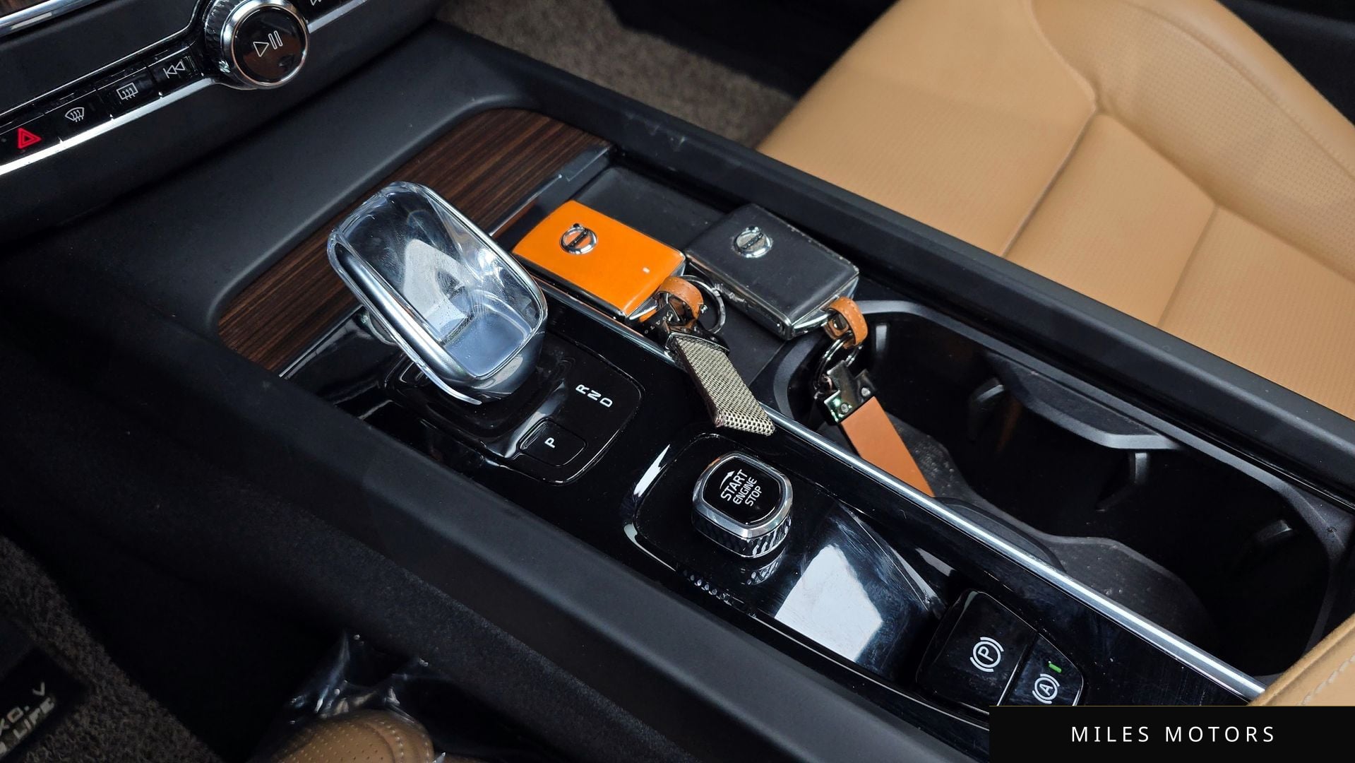 Volvo XC60 2022 — миниатюра 9