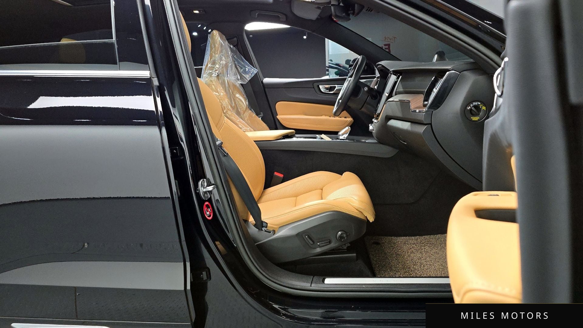 Volvo XC60 2022 — миниатюра 11