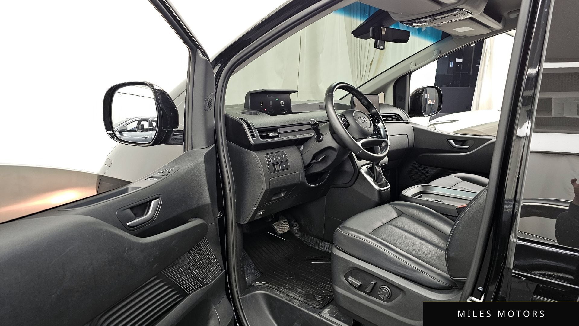 Hyundai Staria 2022 — миниатюра 10