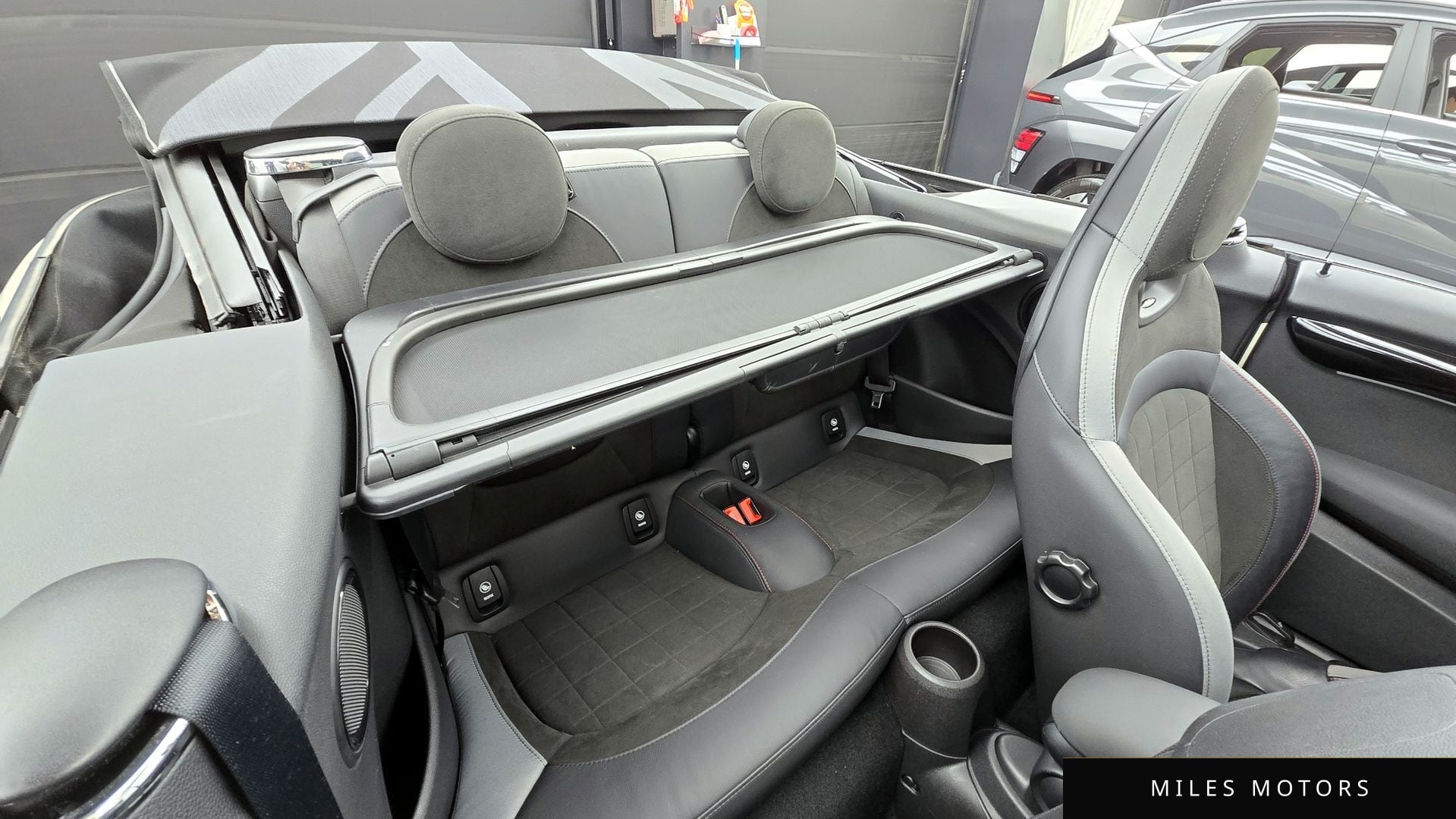 MINI Cooper Convertible 2022 — миниатюра 12