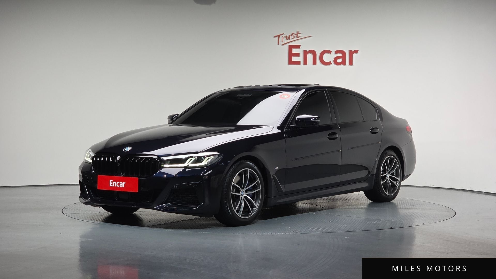 BMW 5 Series (G30) 2023 — фото 1 из 12